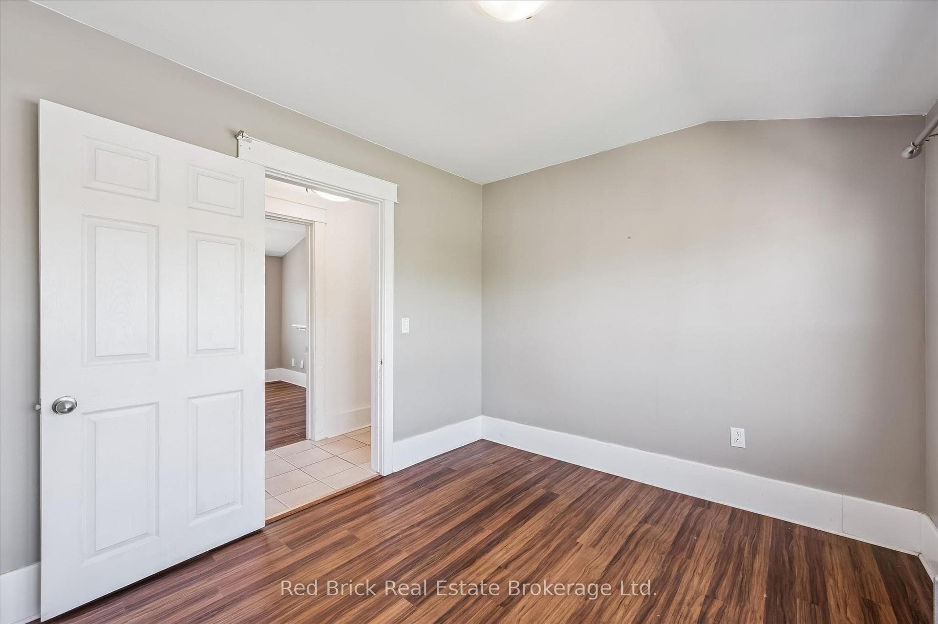241 Victoria Road photo 17