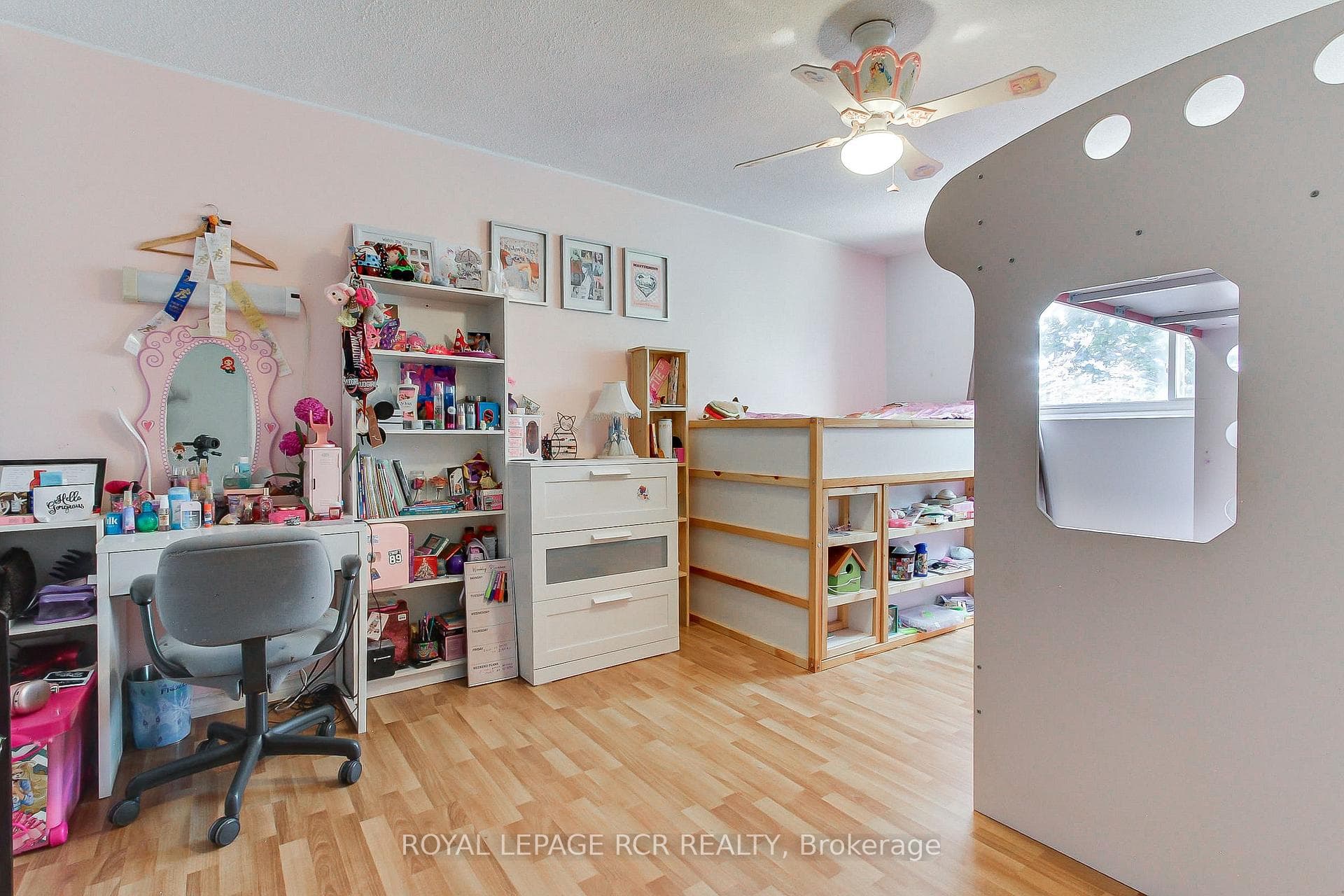 228 Collings Avenue photo 26