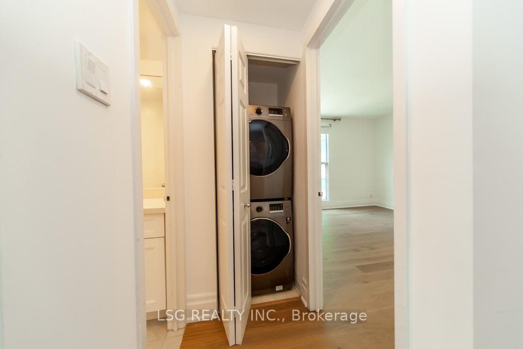 99 Harbour Square Unit 812 photo 23