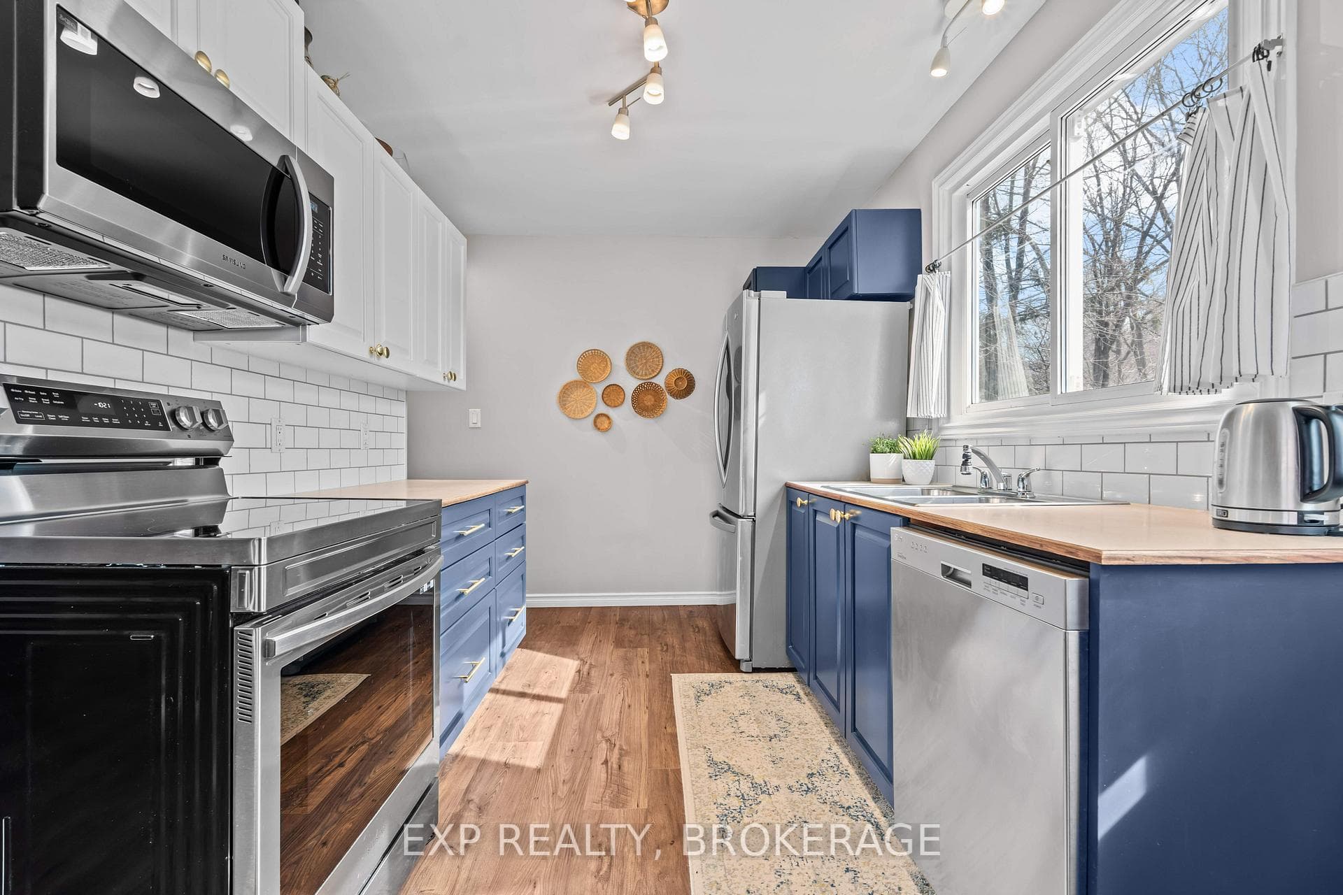 691 HIGH GATE PARK Drive photo 6