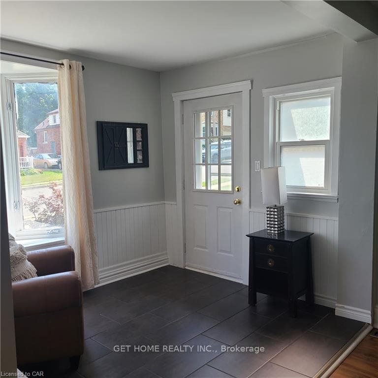 60 STANLEY ST N/A photo 3