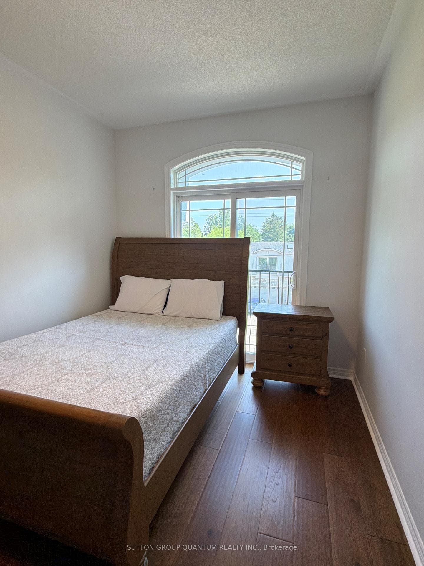 102 Lake Avenue photo 24