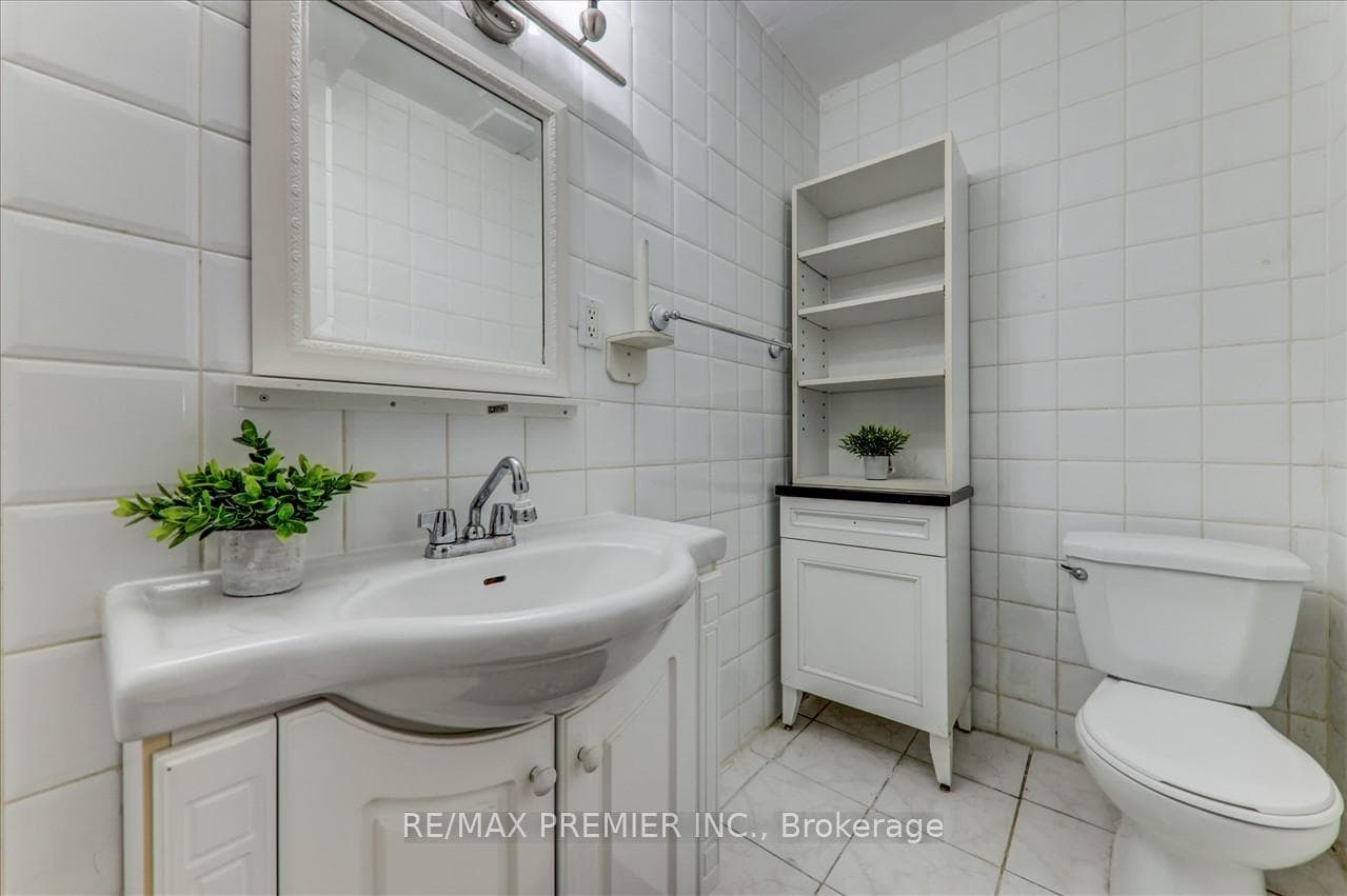 2901 Jane Street Unit 9 photo 11