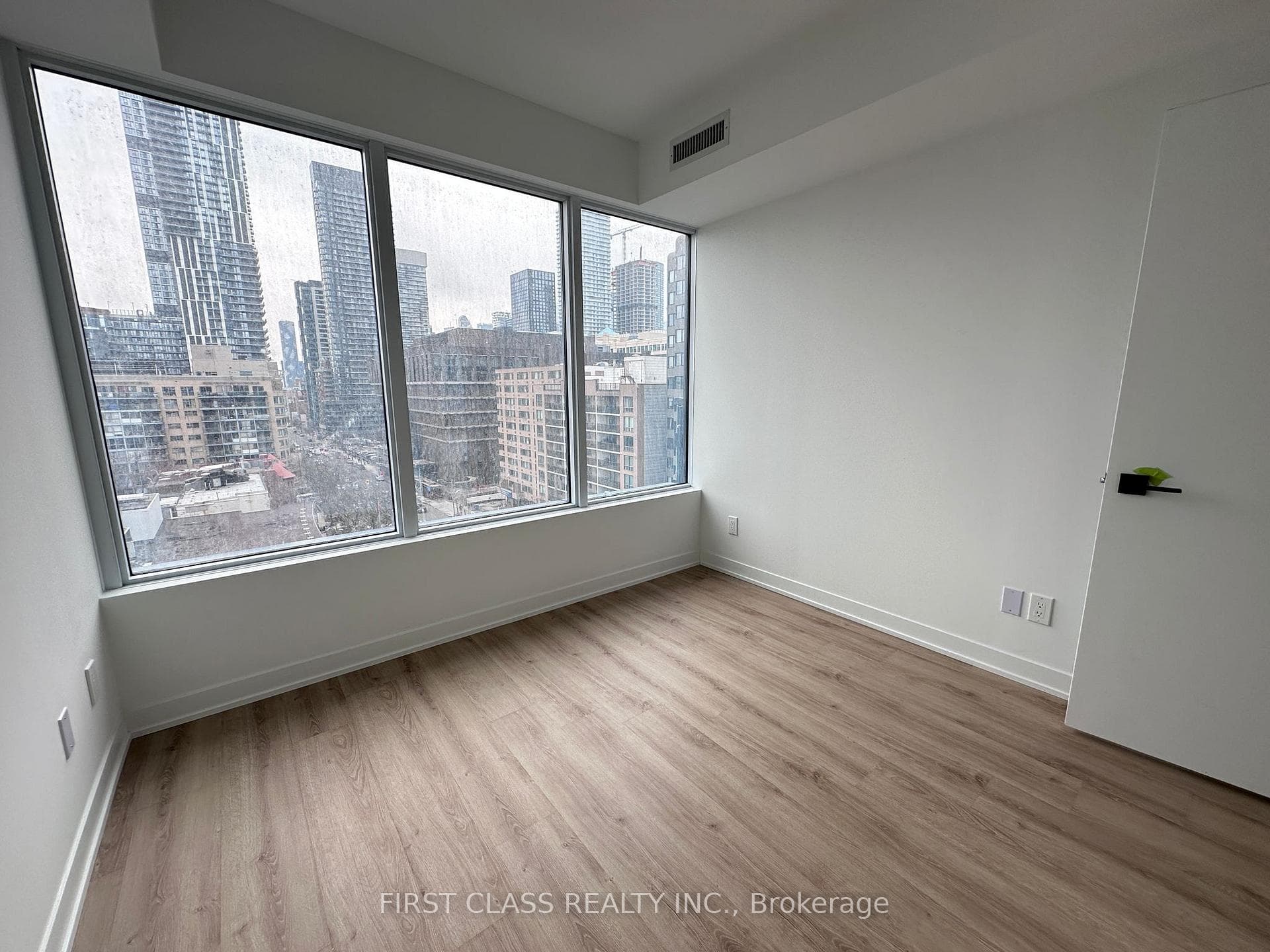 319 Jarvis Street Unit 801 photo 12