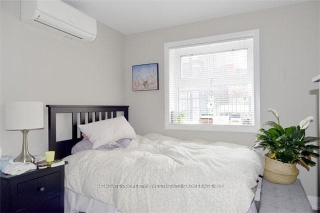 84 Harbord Street Unit 2 photo 5