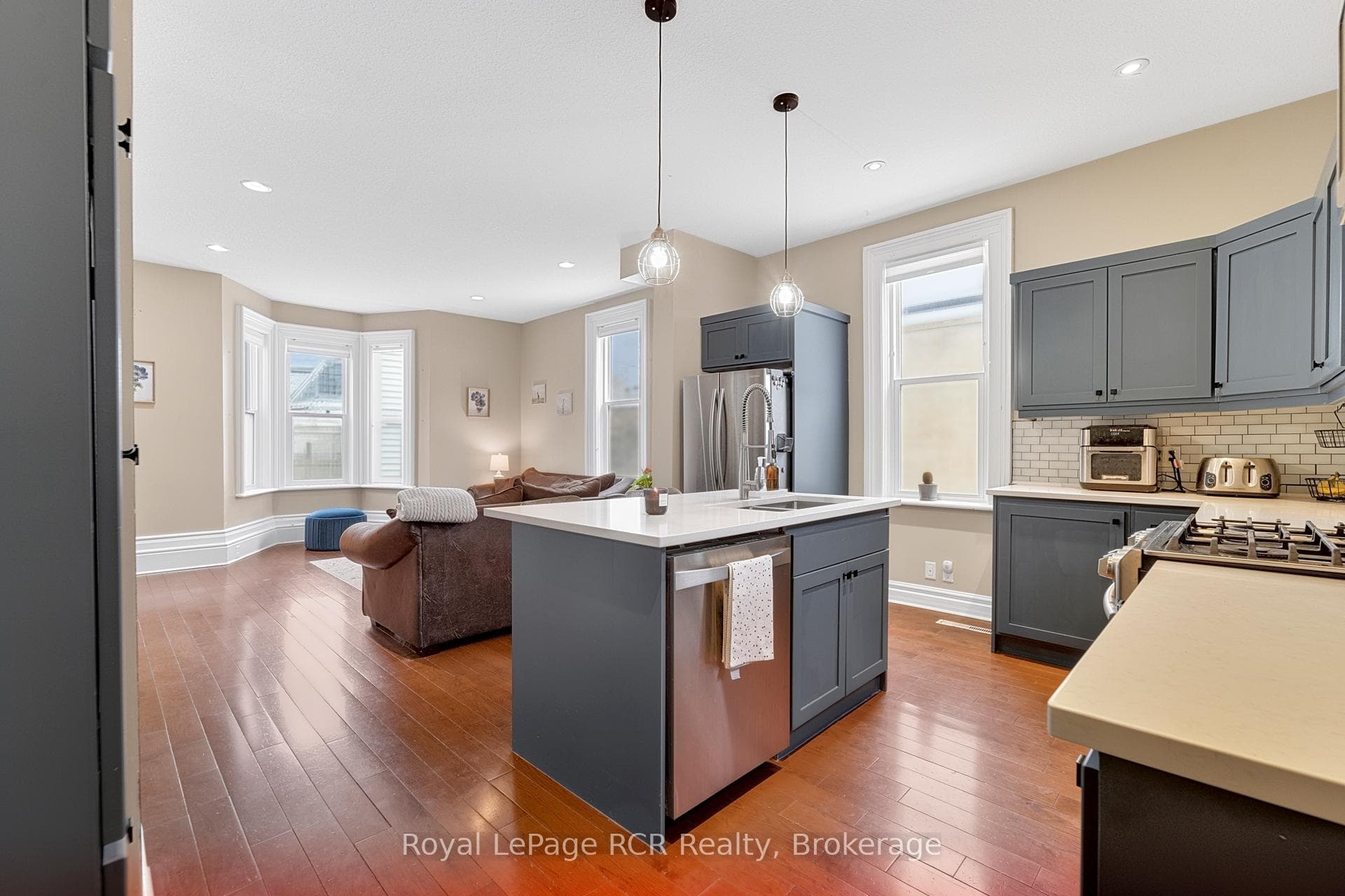 236 Andrew Street photo 6