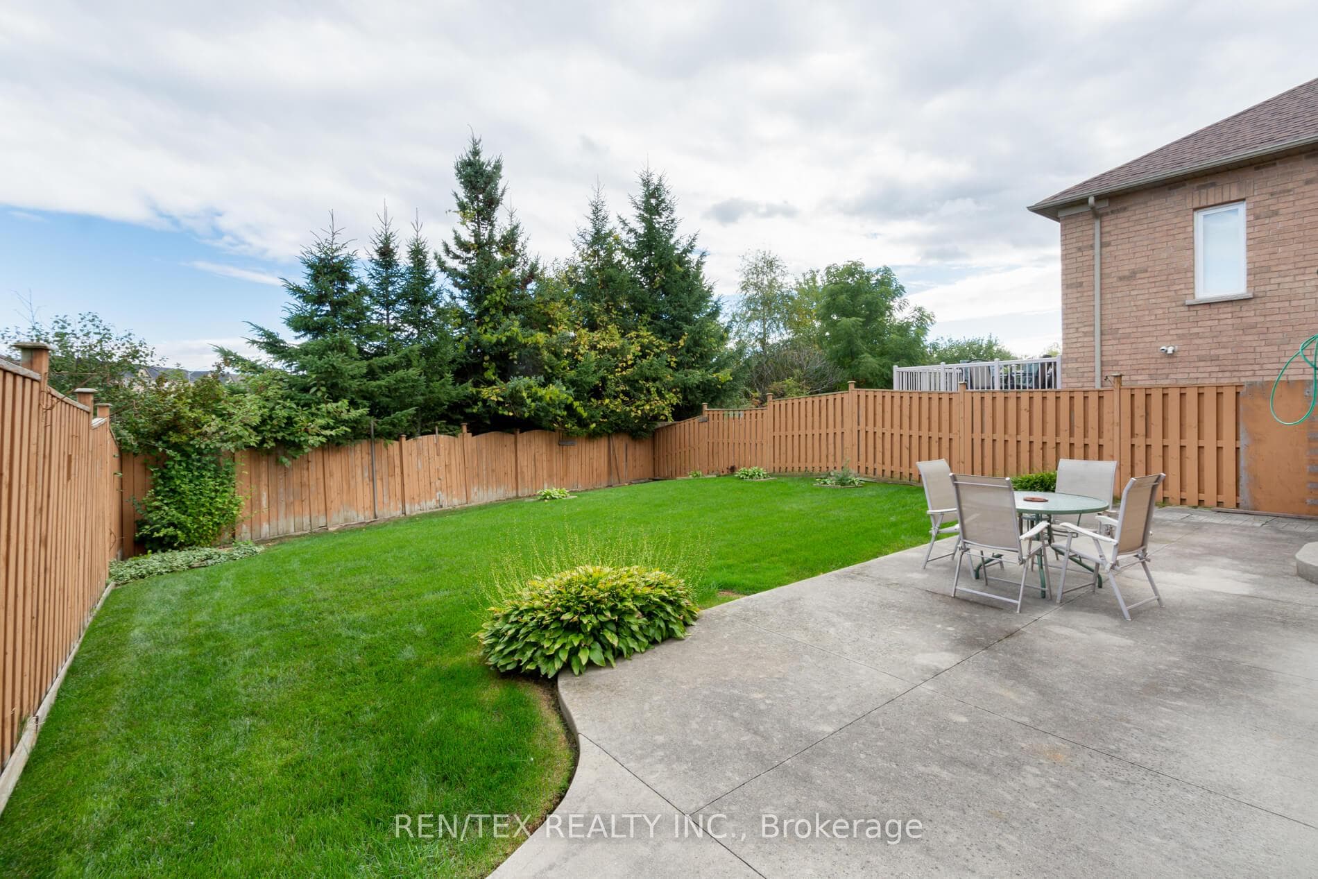 105 Eastbrook Way photo 17