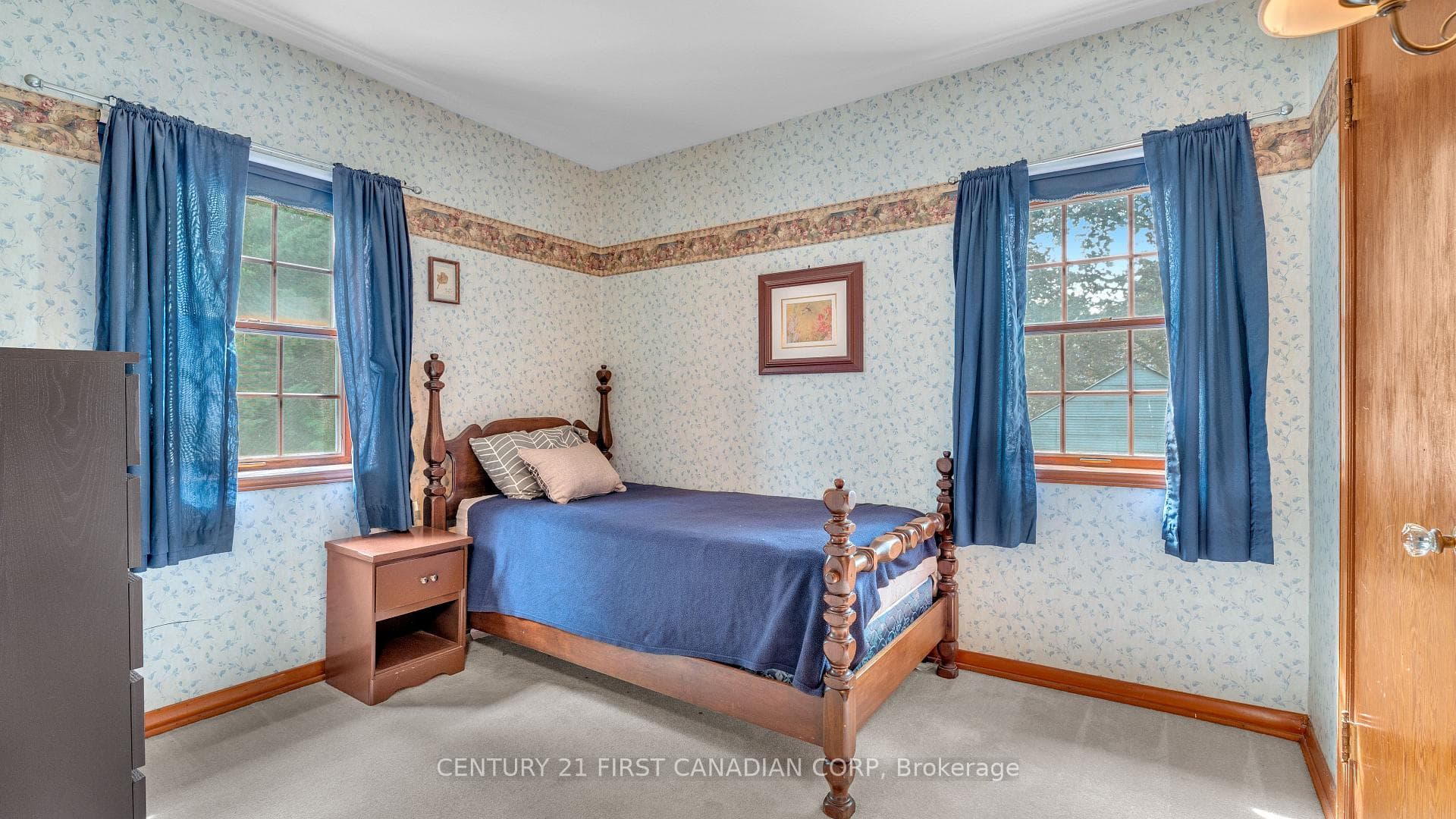 8371 Longwoods Road photo 12