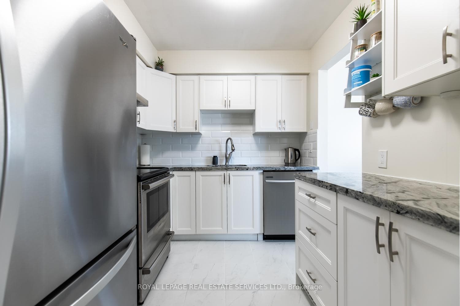 2004 Glenada Crescent Unit 24 photo 16