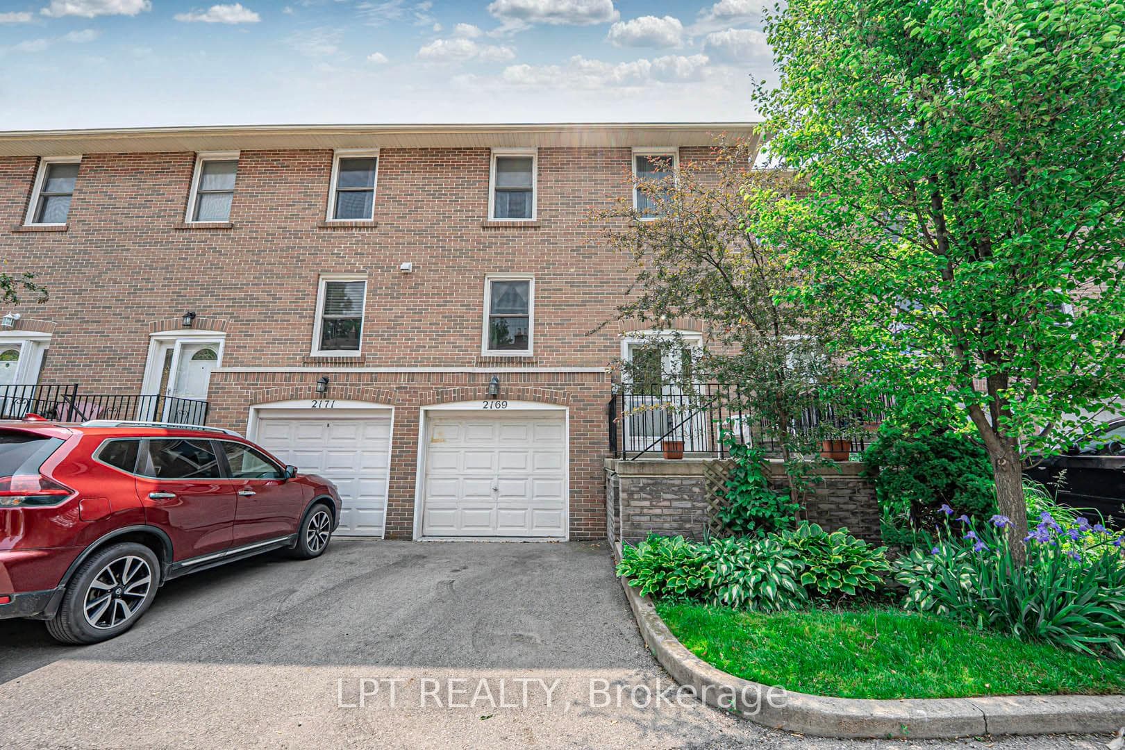 2169 Mountain Grove Avenue Unit 7 photo 2