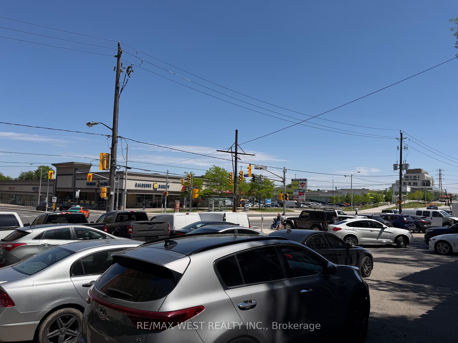 2471 Eglinton Avenue photo 31