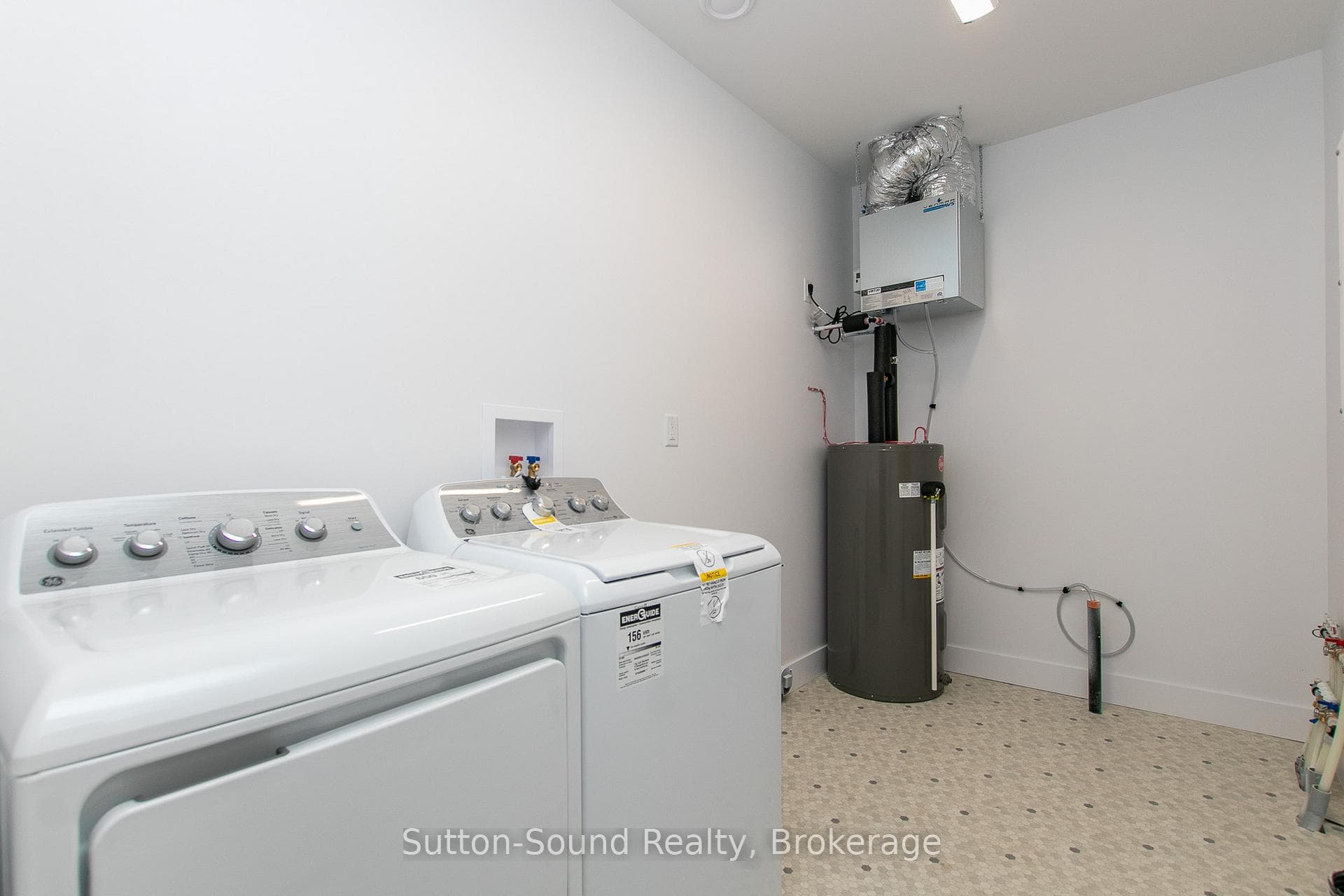 202 Queen Street Unit 5 photo 17
