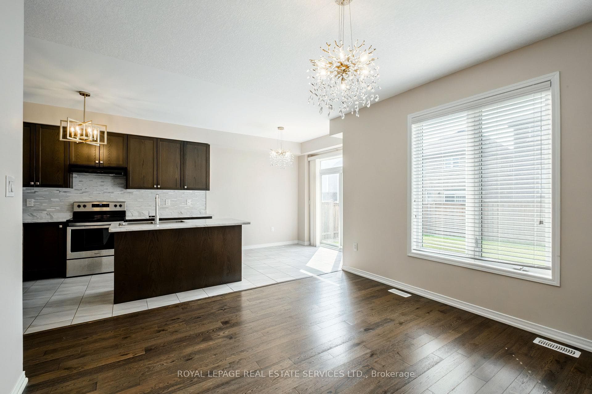 152 Munro Circle photo 22