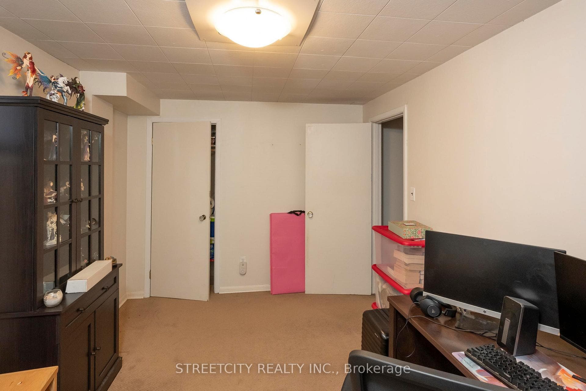 530 Hyde Park Avenue photo 35