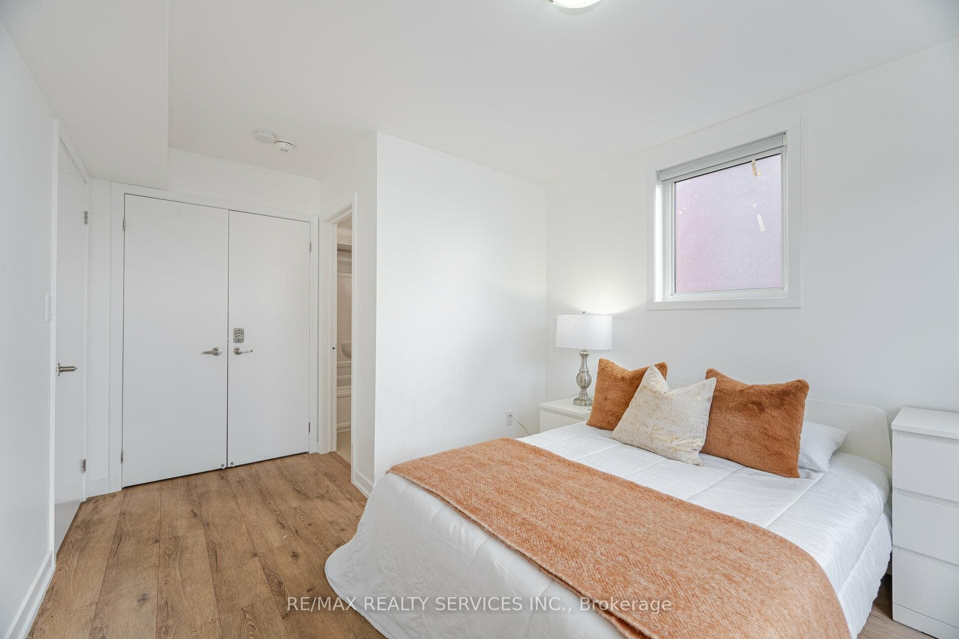 1720 Simcoe Street Unit 31 photo 16