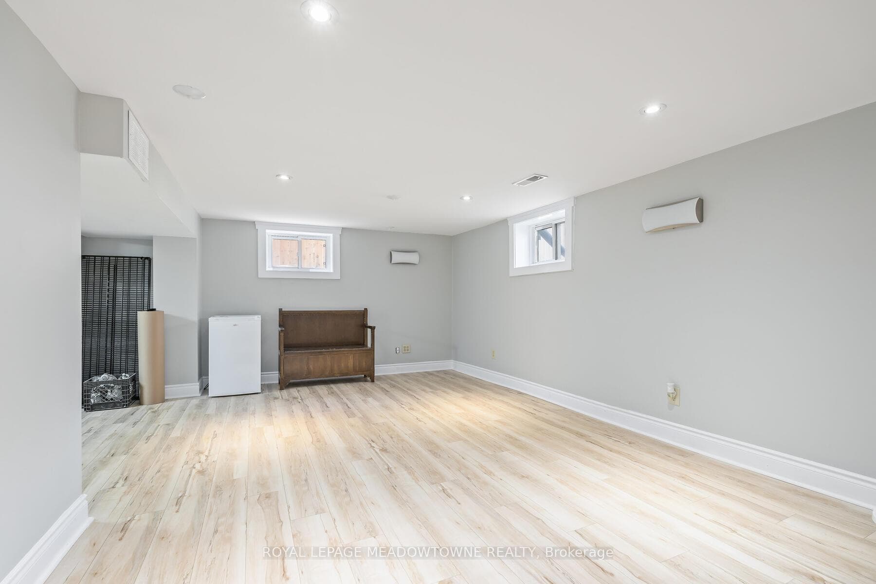 284 Maple Avenue photo 27