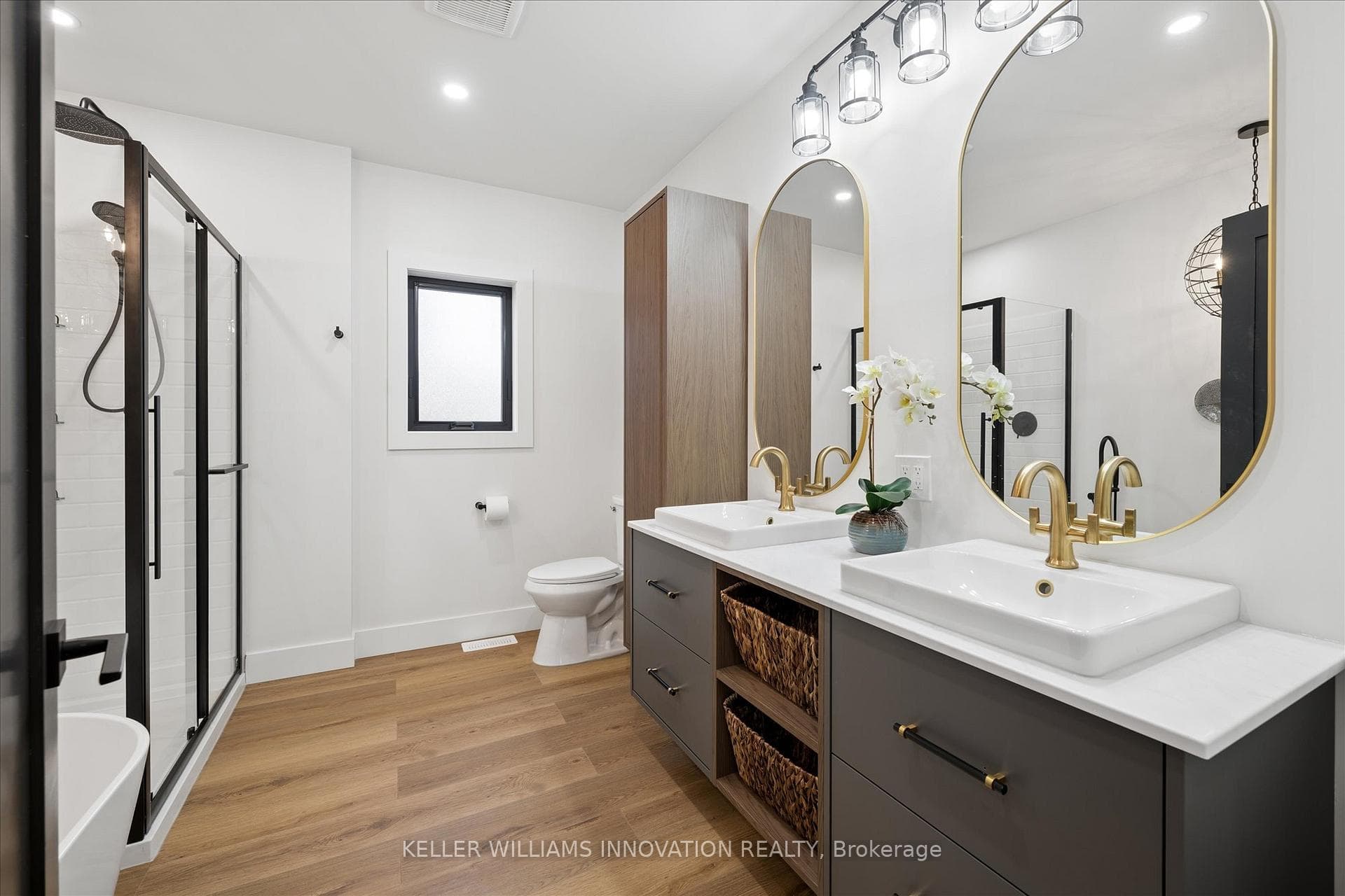 215 Winstanley Street photo 27