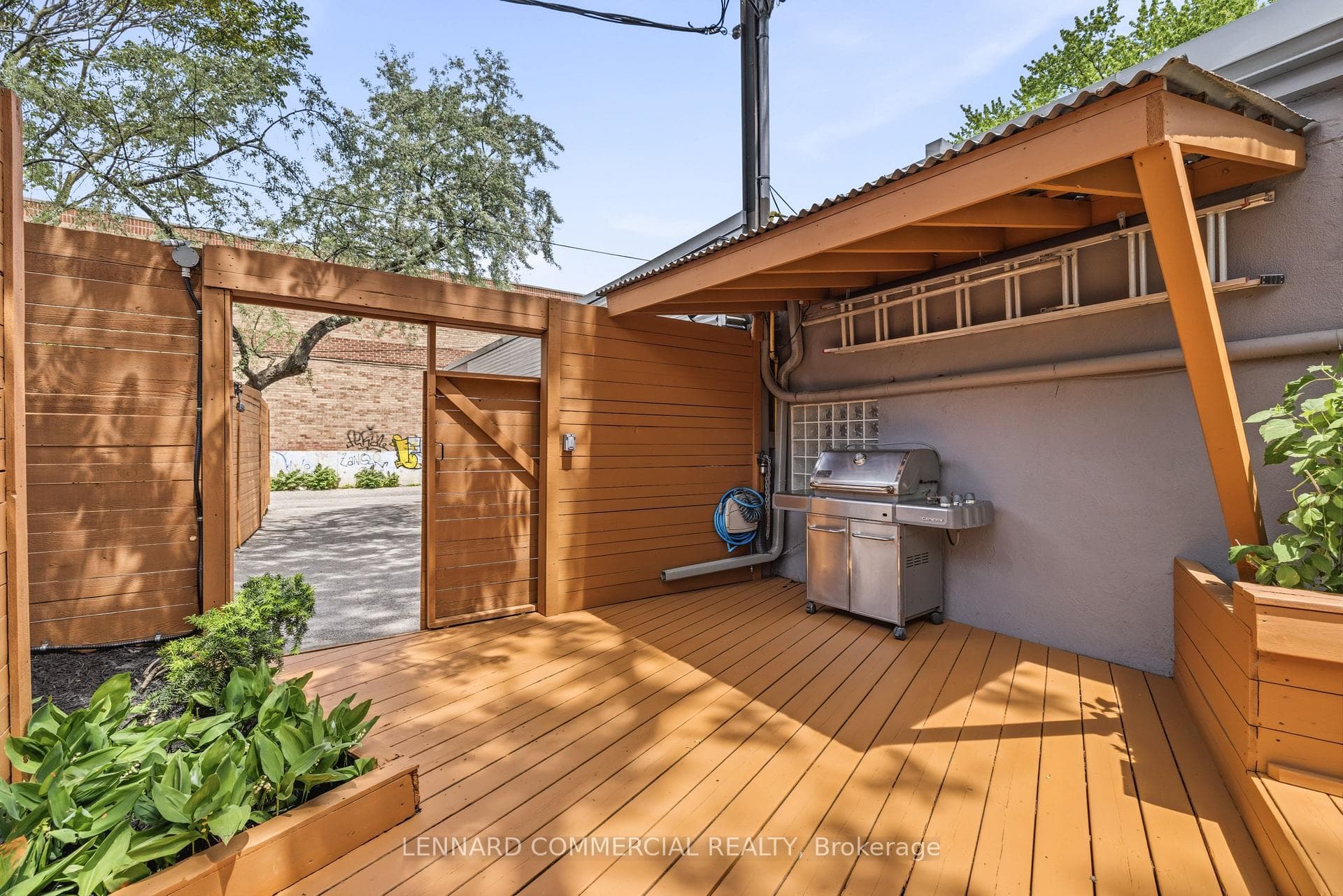 121 Logan Avenue photo 37