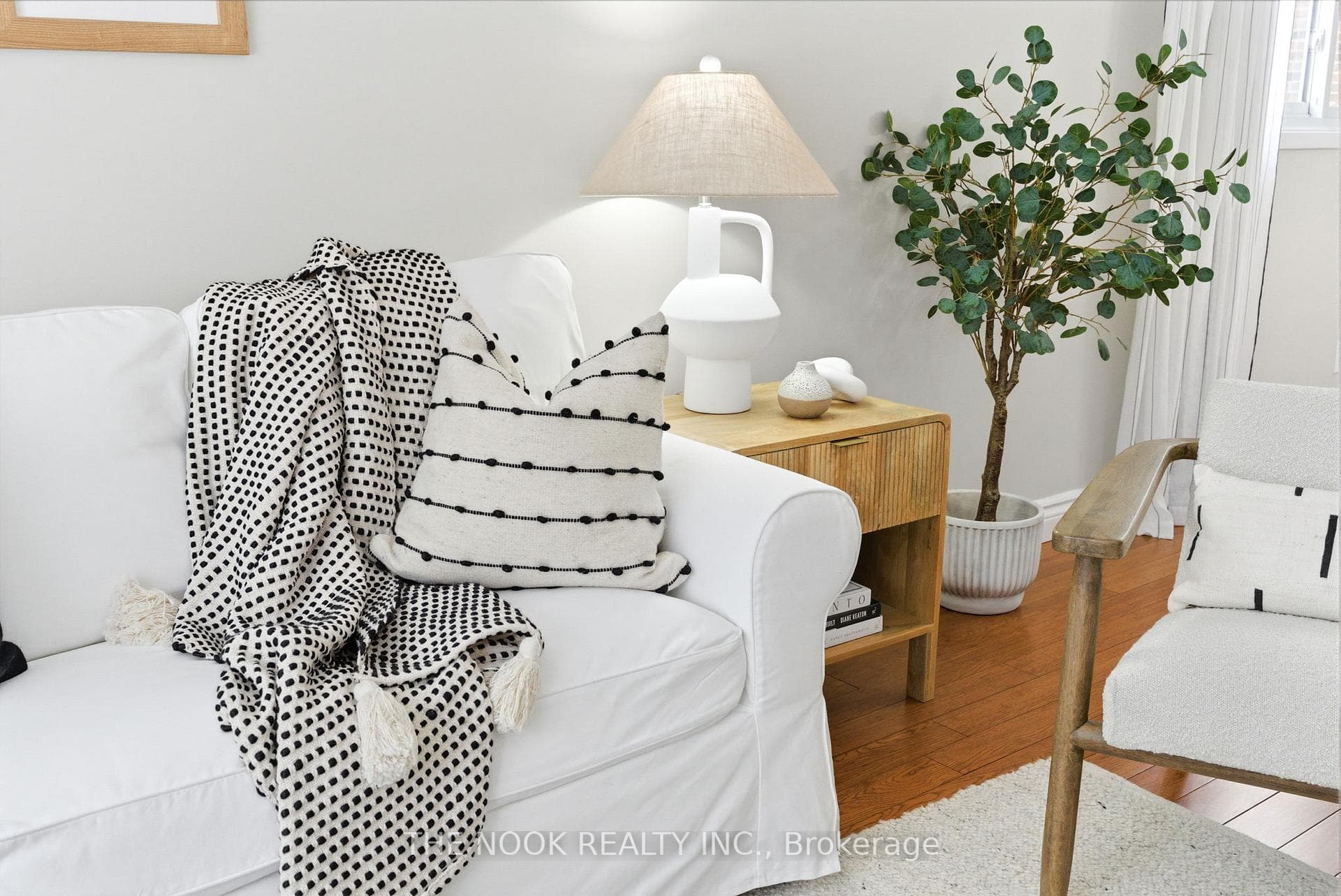 523 Cherryhill Street photo 7