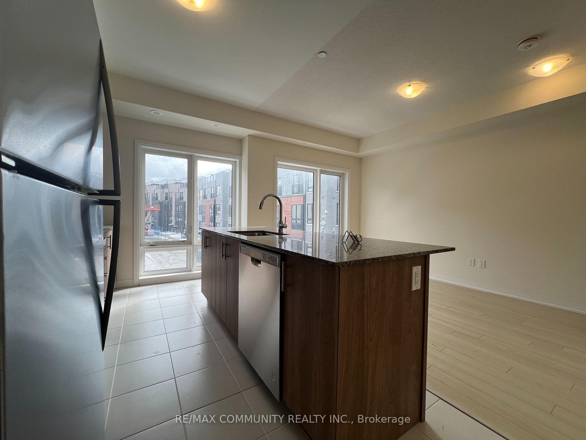 235 McLevin Avenue Unit 14 photo 8