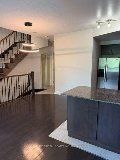 31 Olive Avenue Unit 203 photo 3