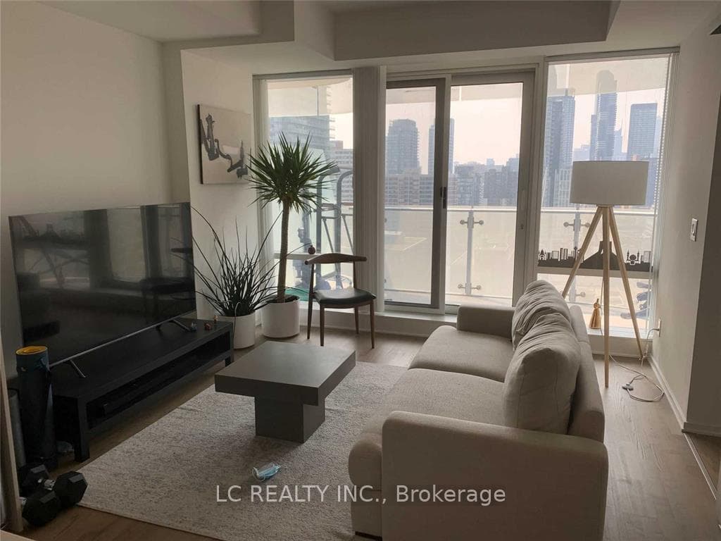 1 Bloor Street Unit 1506 photo 11