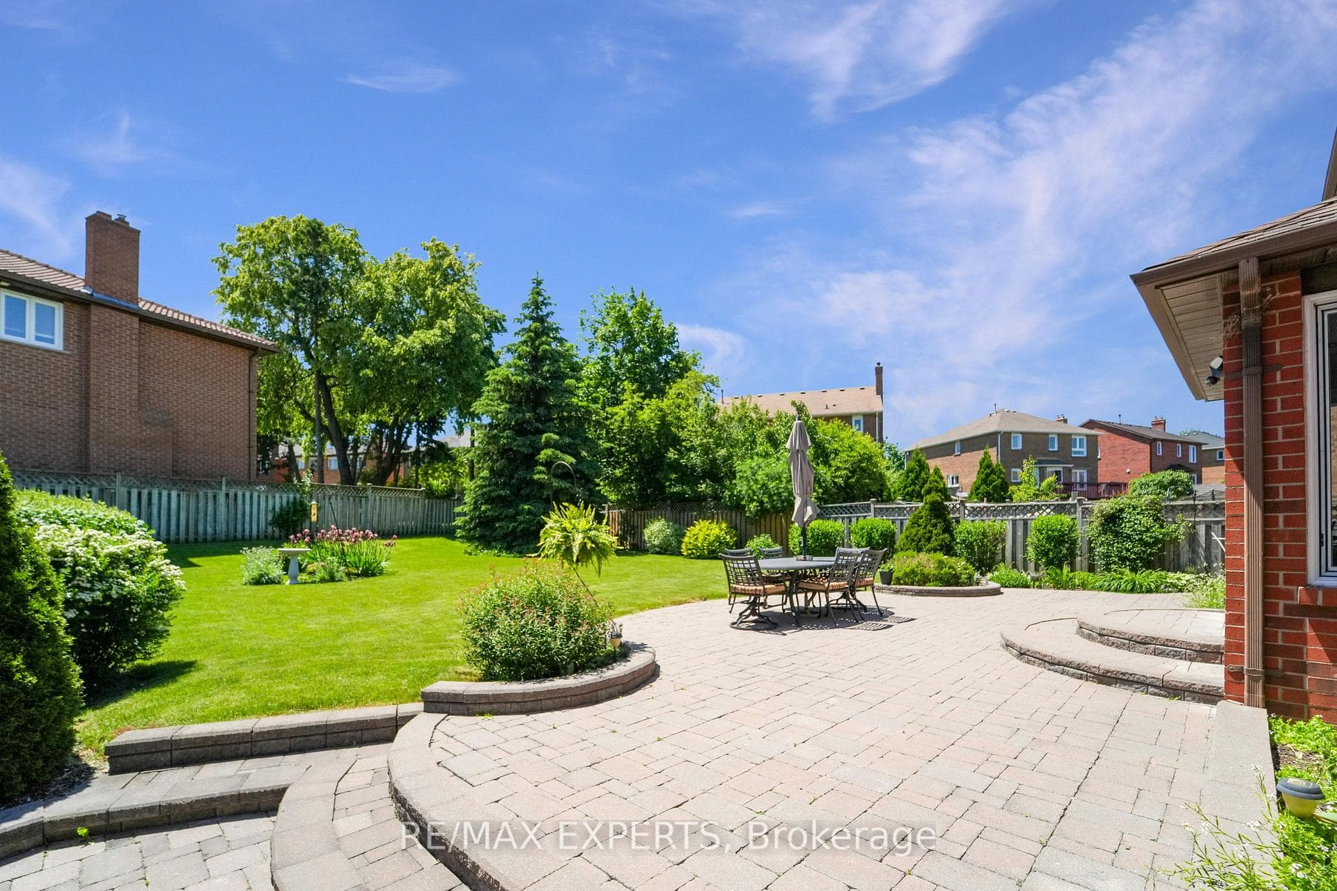 118 Valleymede Drive photo 40