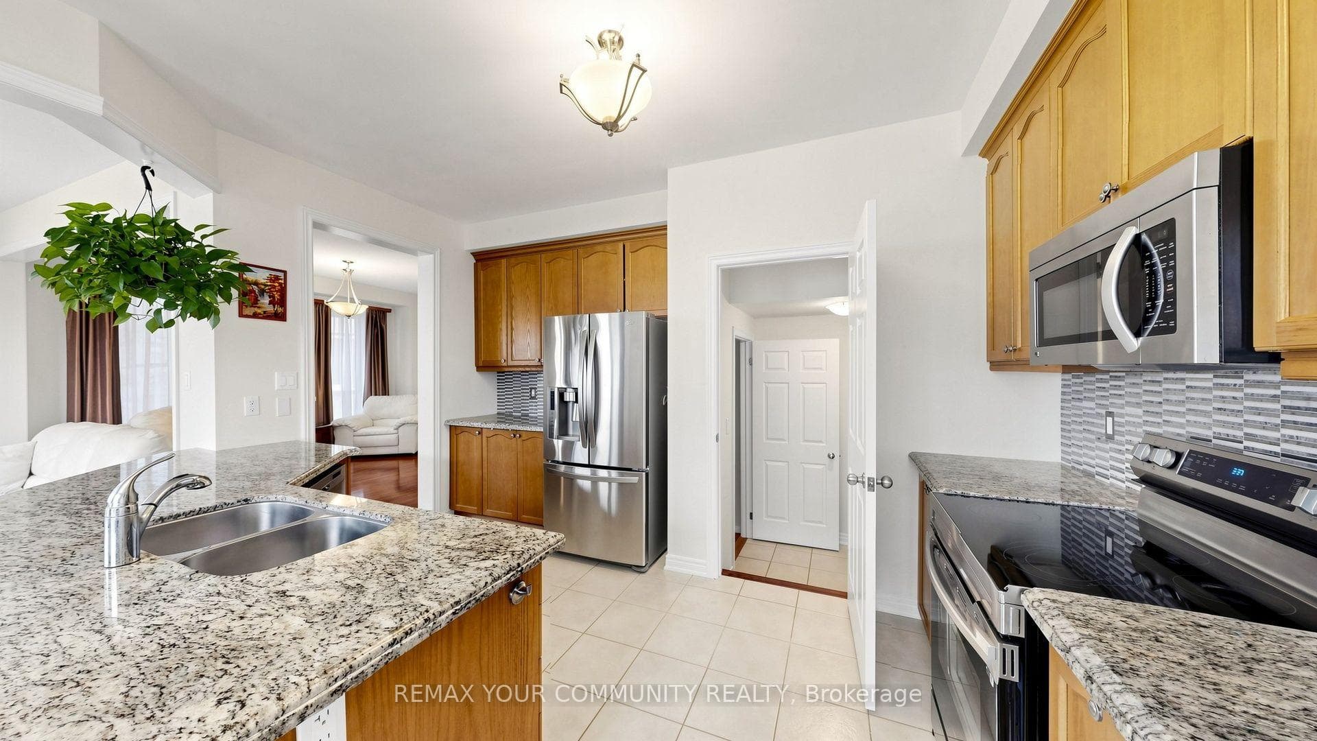6 Homerton Avenue photo 12