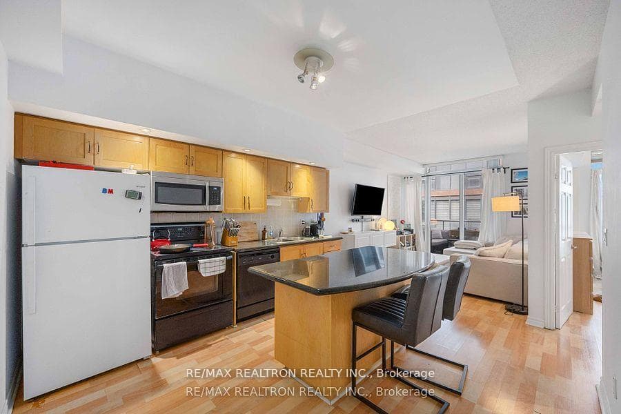 270 Wellington Street Unit Ph24 photo 7