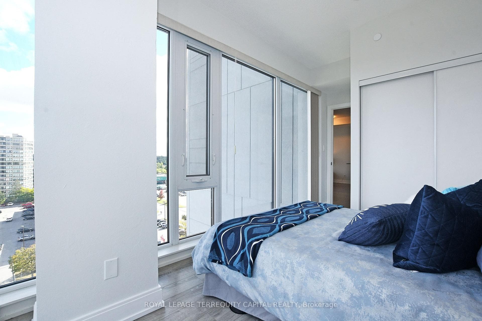 9608 Yonge Street Unit 1011 photo 33