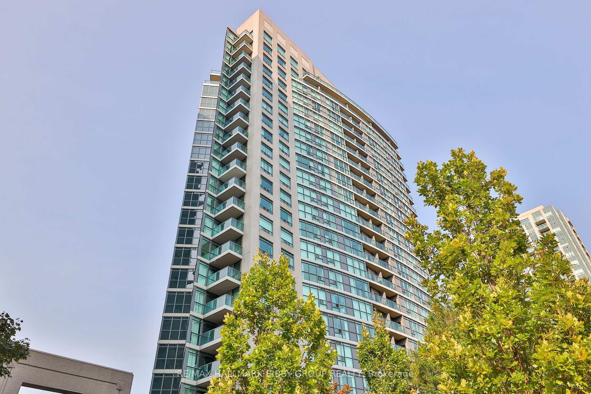 28 Harrison Garden Boulevard Unit 1002 photo 32