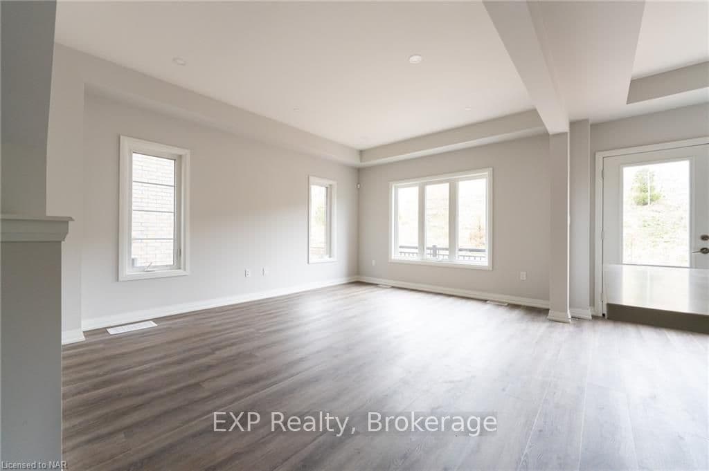 4552 PORTAGE Road Unit 17 photo 3