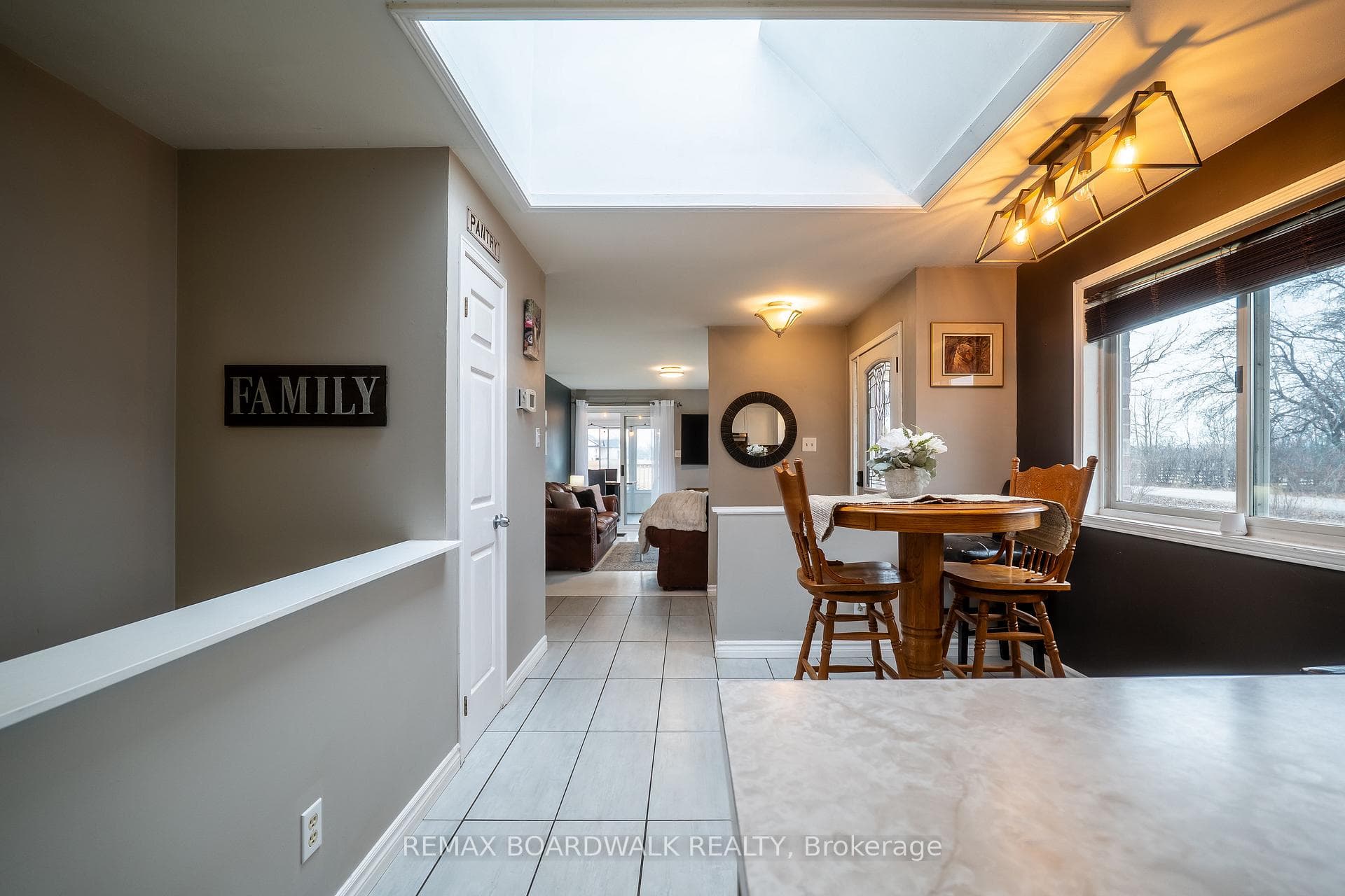 885 Townline Road photo 23