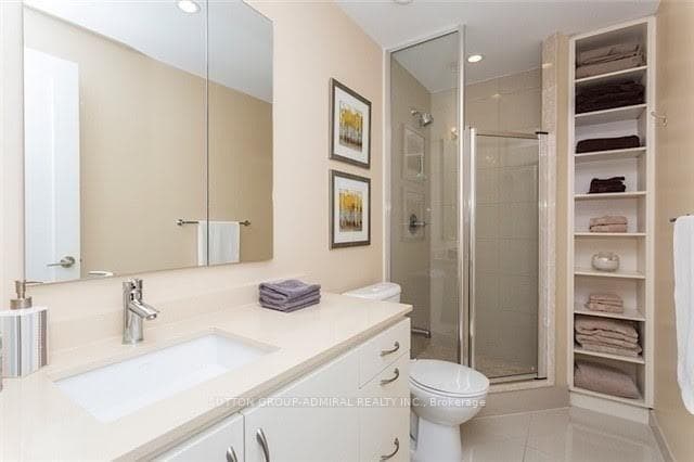 70 Roehampton Avenue Unit 1916 photo 7