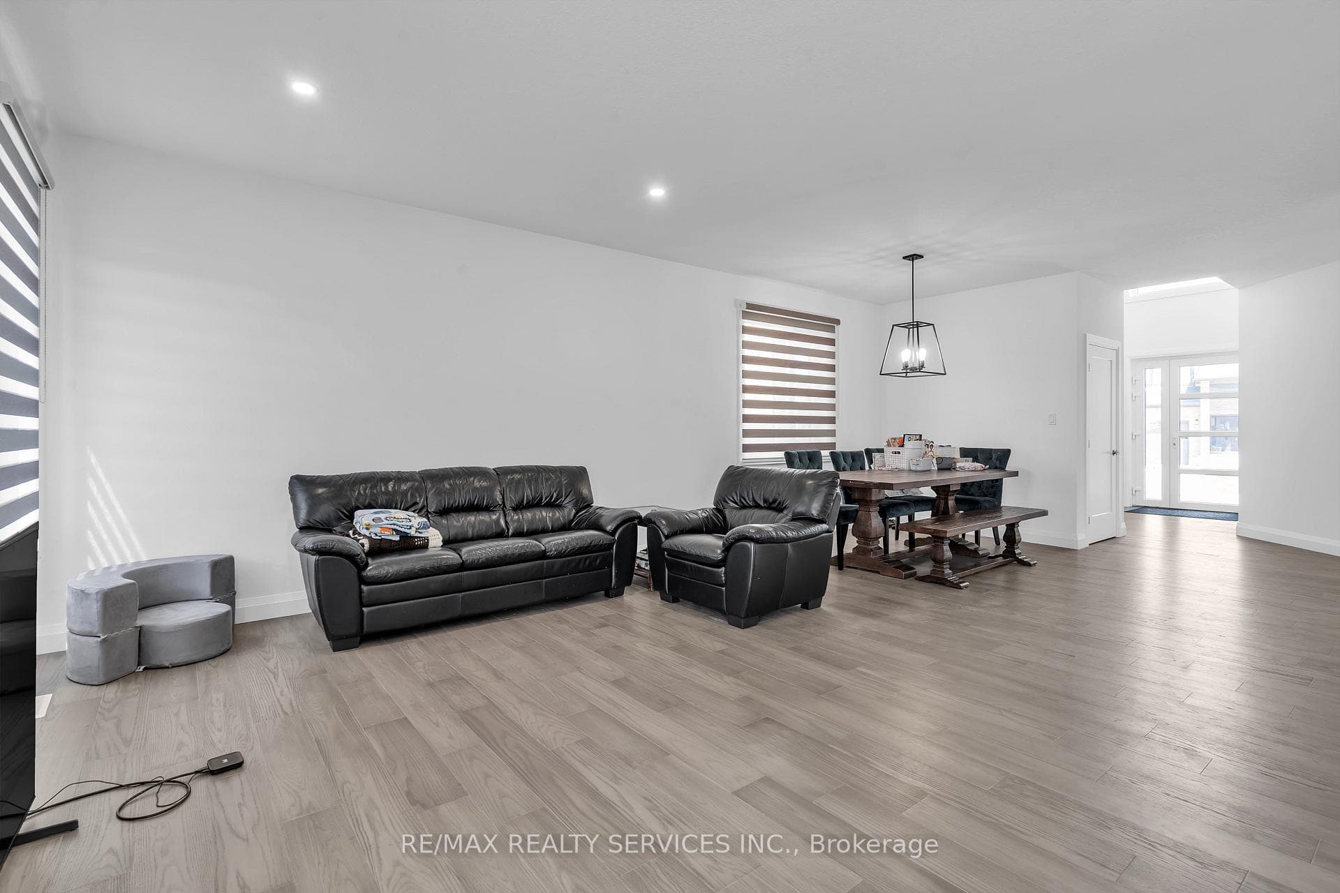 88 Poole Crescent photo 9