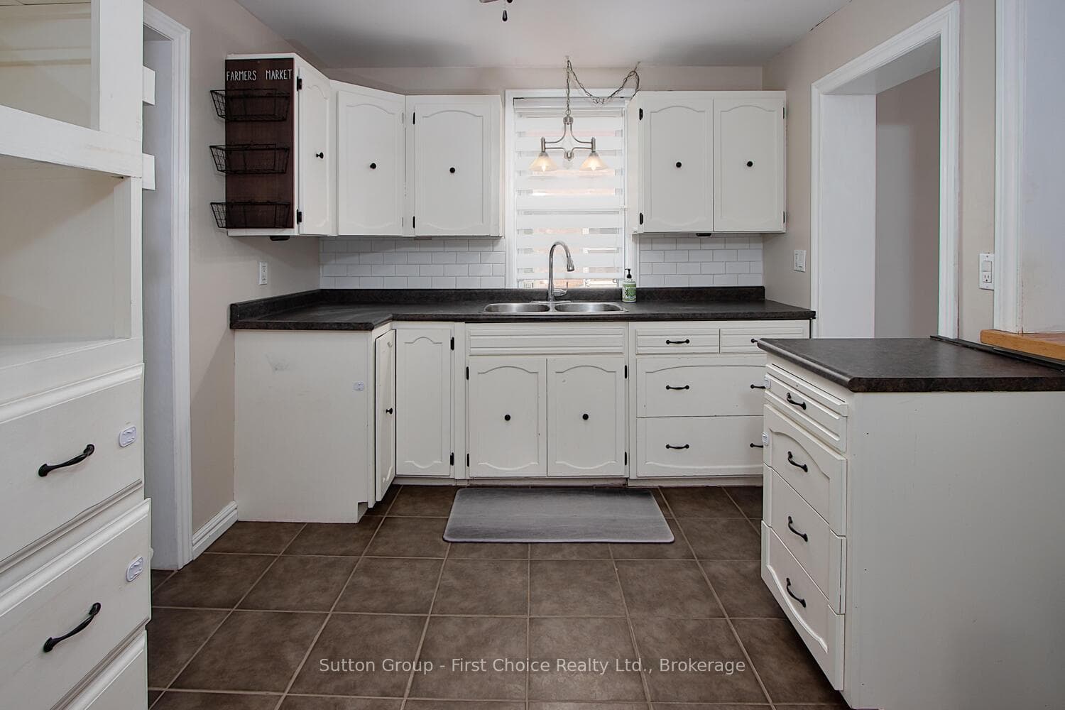 151 Caledonia Street photo 10