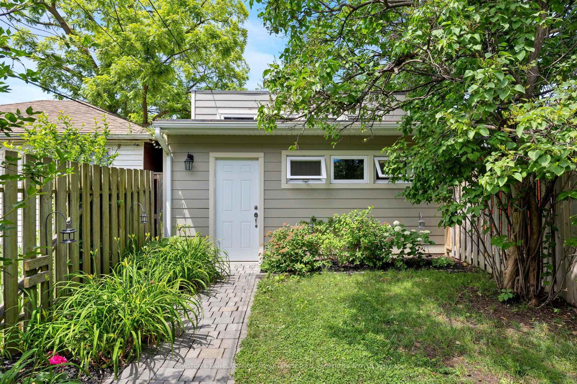 110 Galley Avenue photo 22