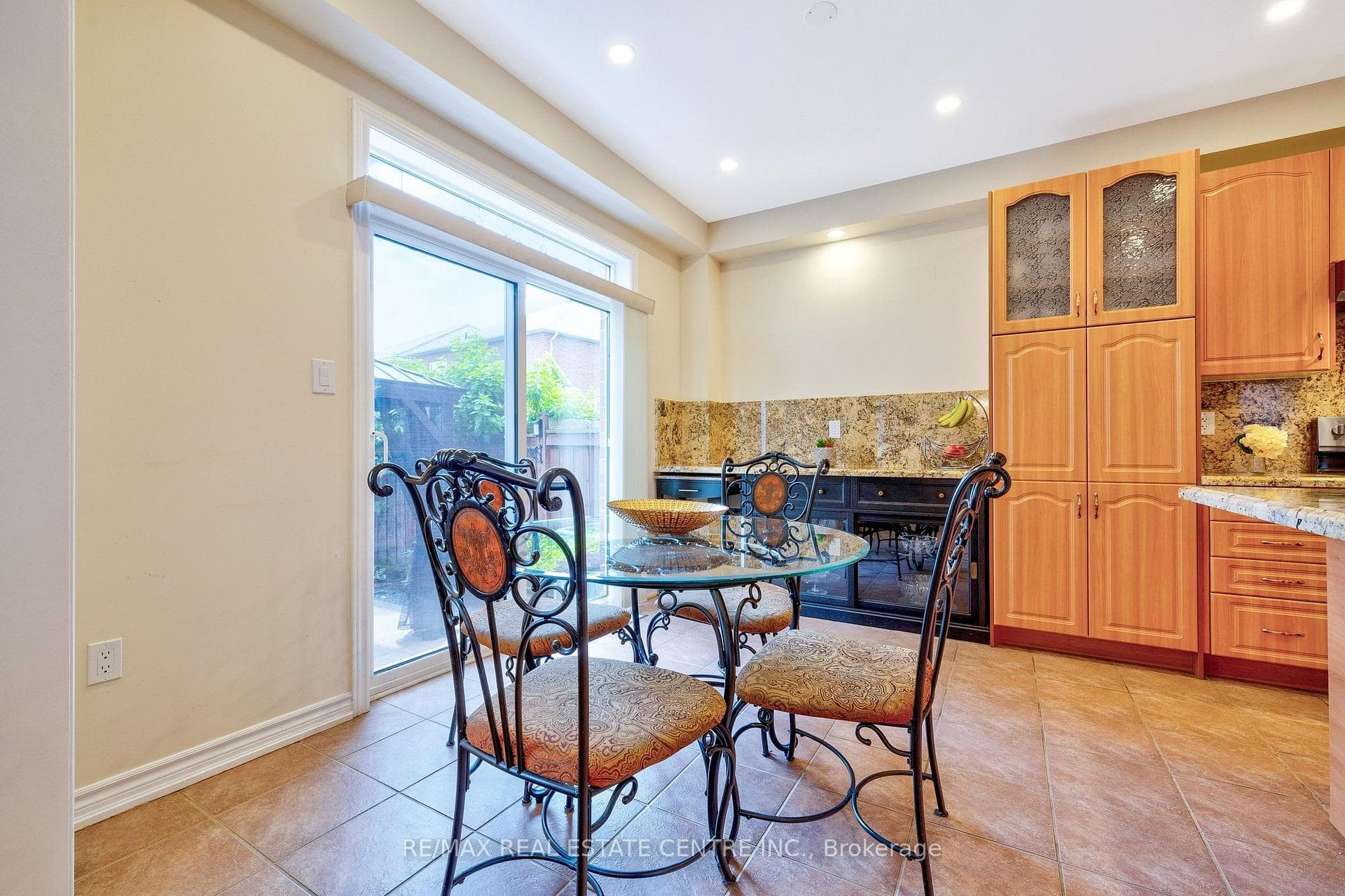 241 Duff Crescent photo 12