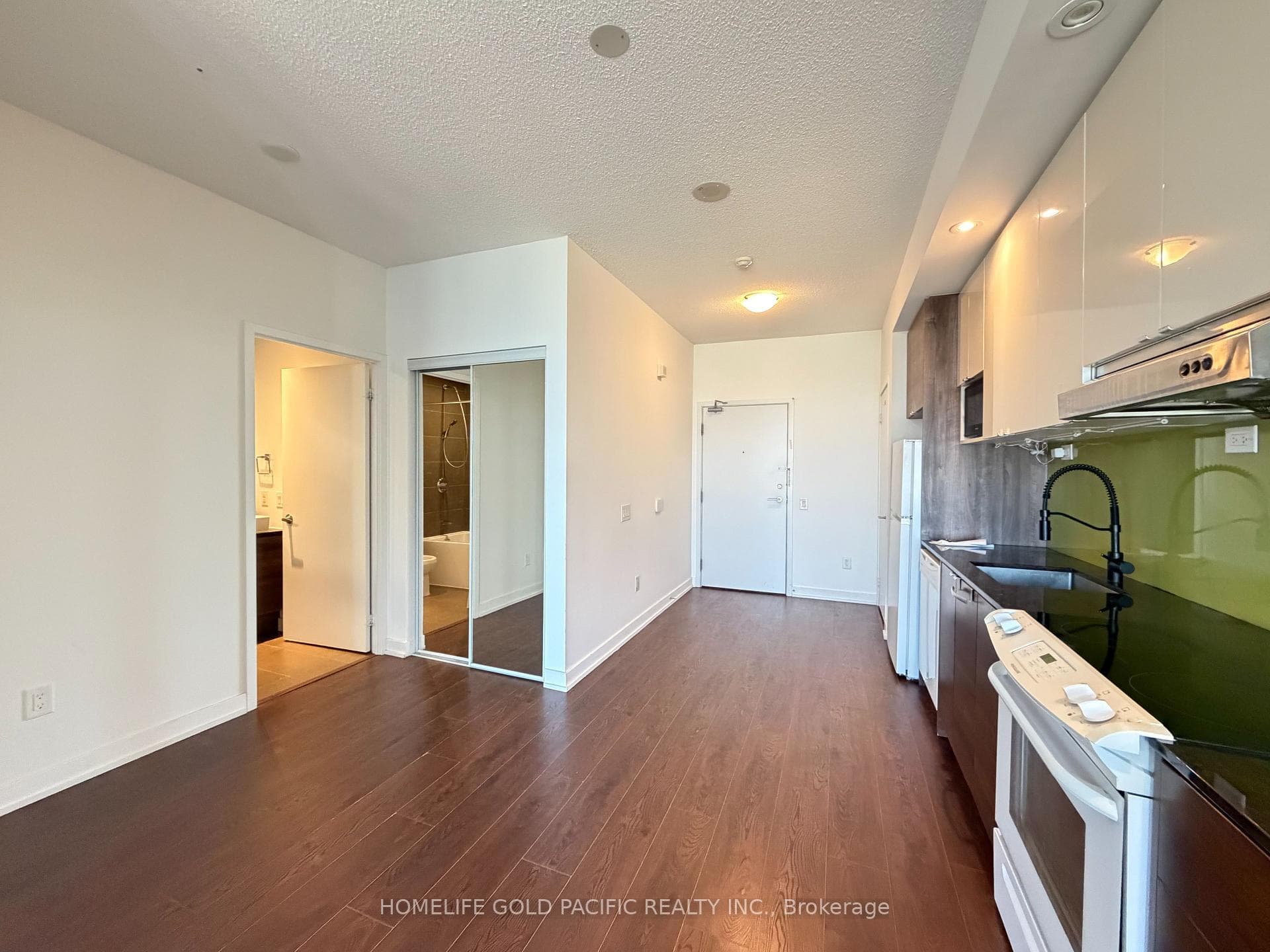121 McMahon Drive Unit 2207 photo 8