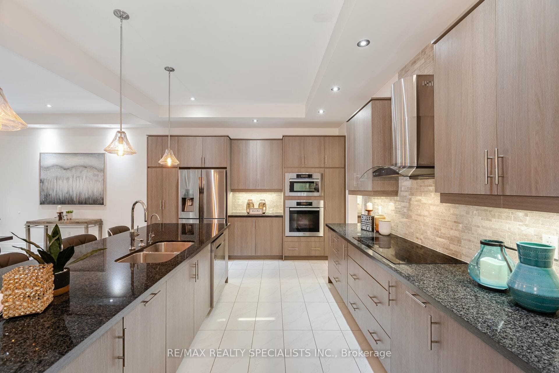 18 Falkland Road photo 13