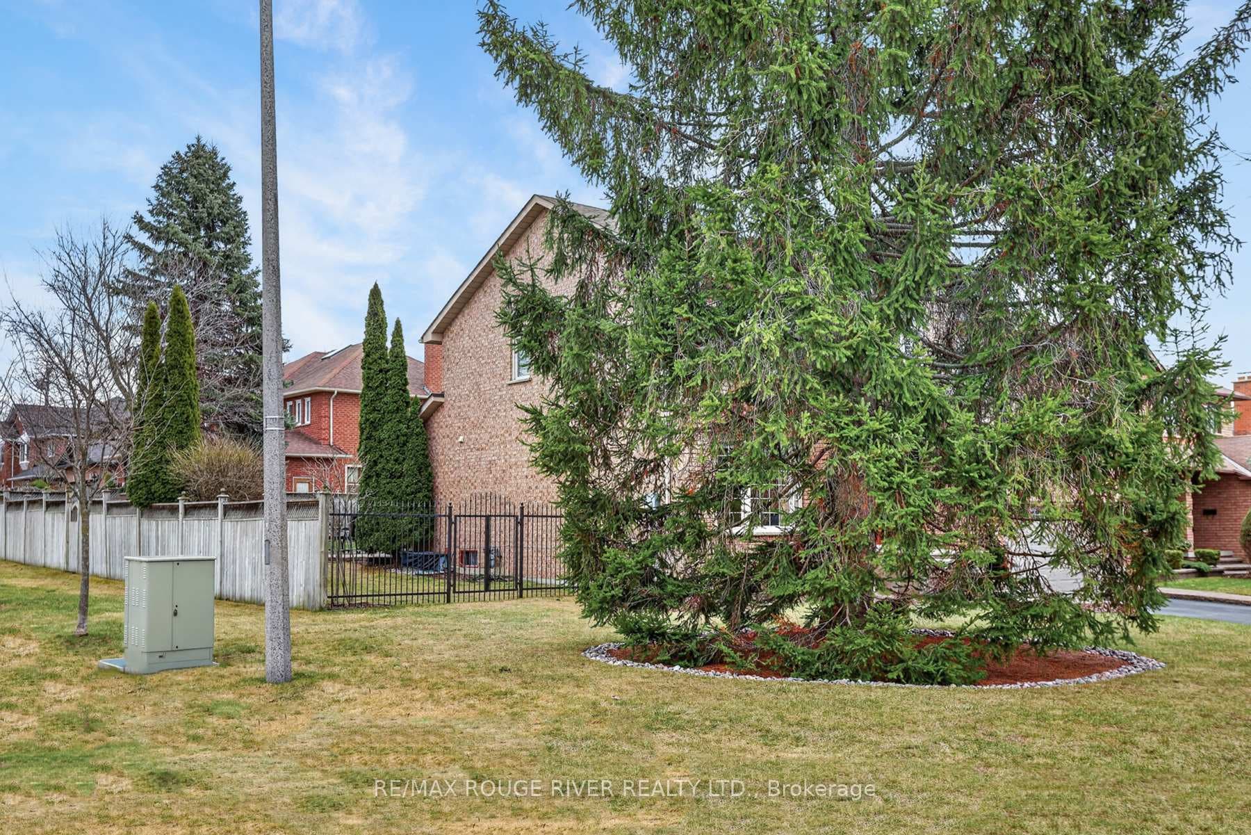 60 Emmett Place photo 50