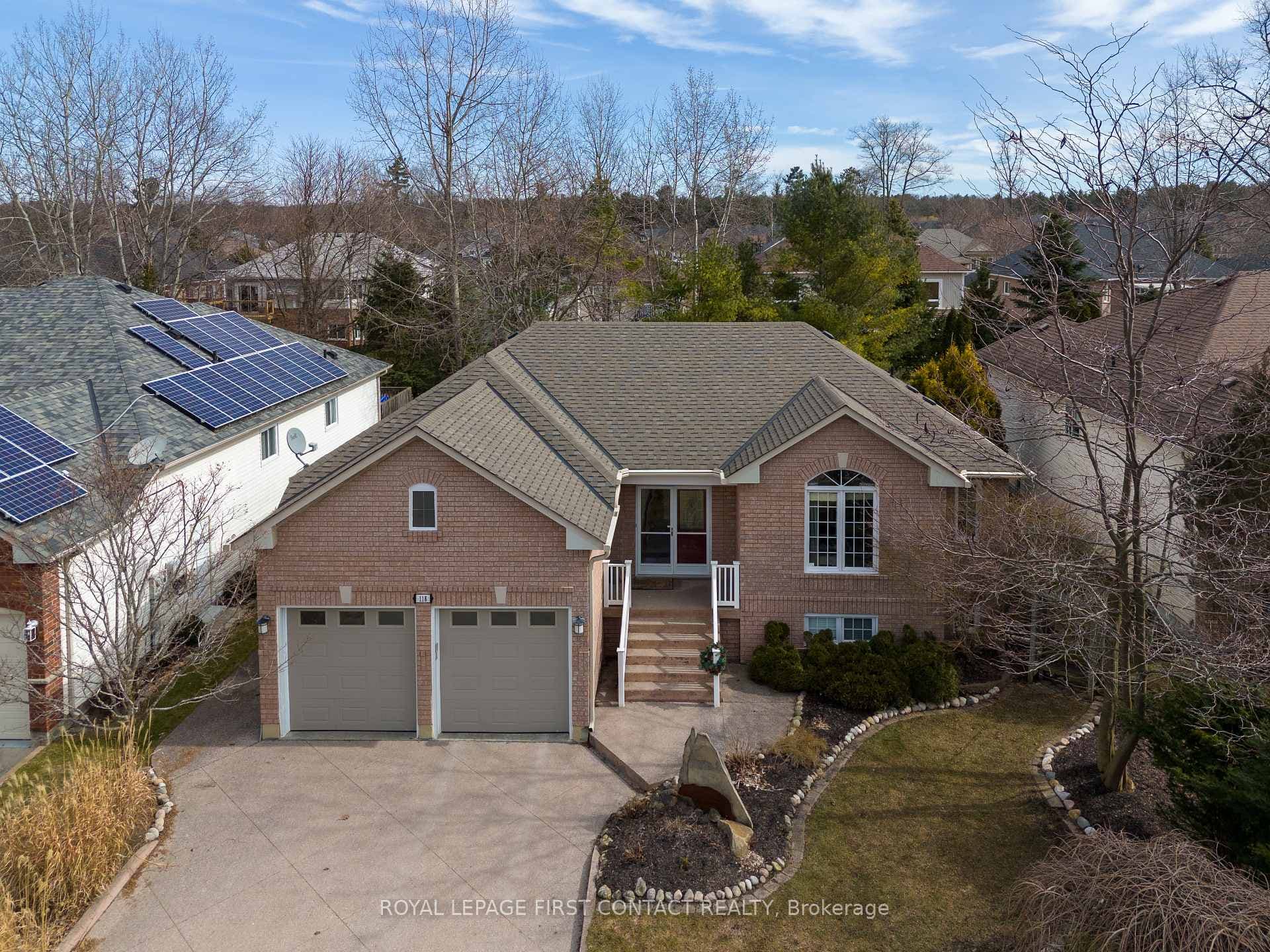 118 Silver Birch Avenue photo 1
