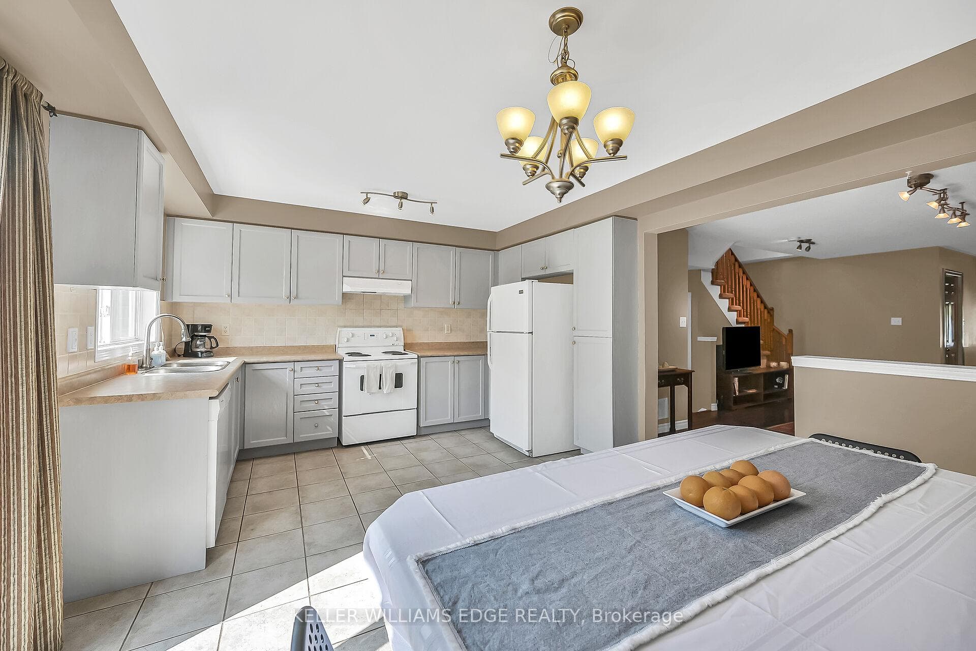 5648 Evelyn Lane photo 13