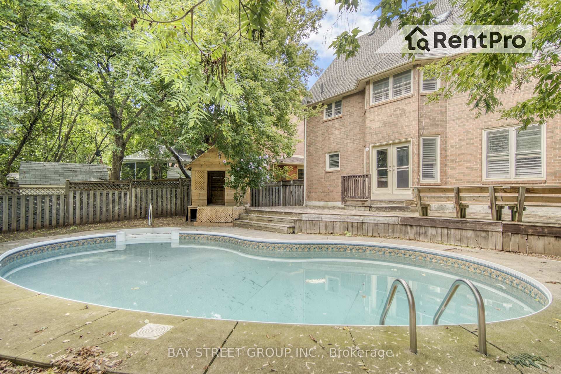 1096 Fieldstone Circle photo 39