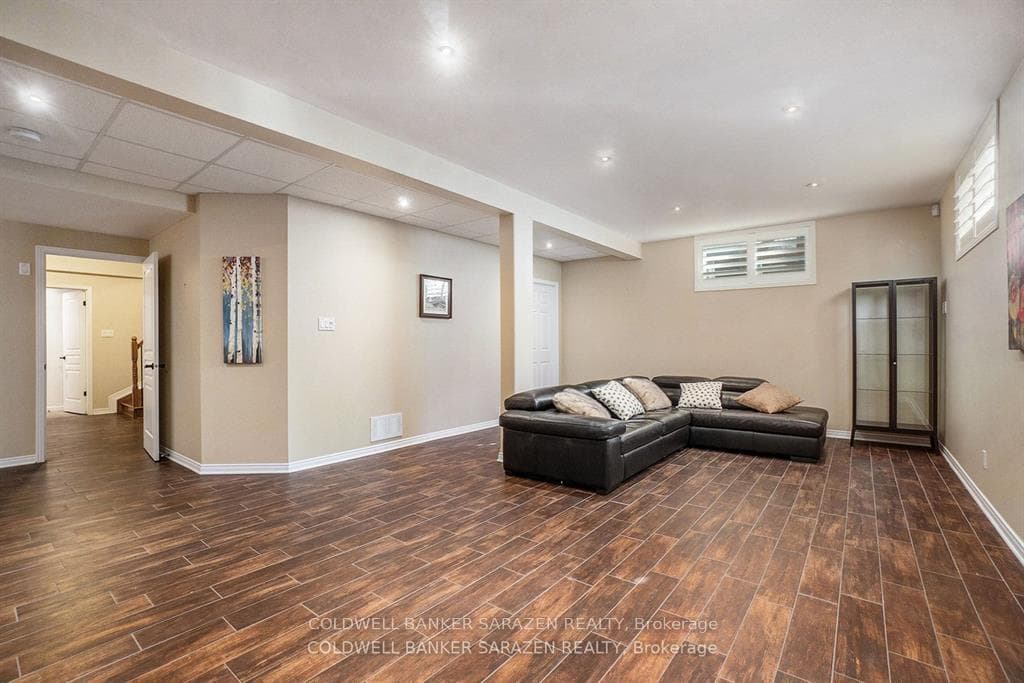 221 Madhu Crescent photo 29