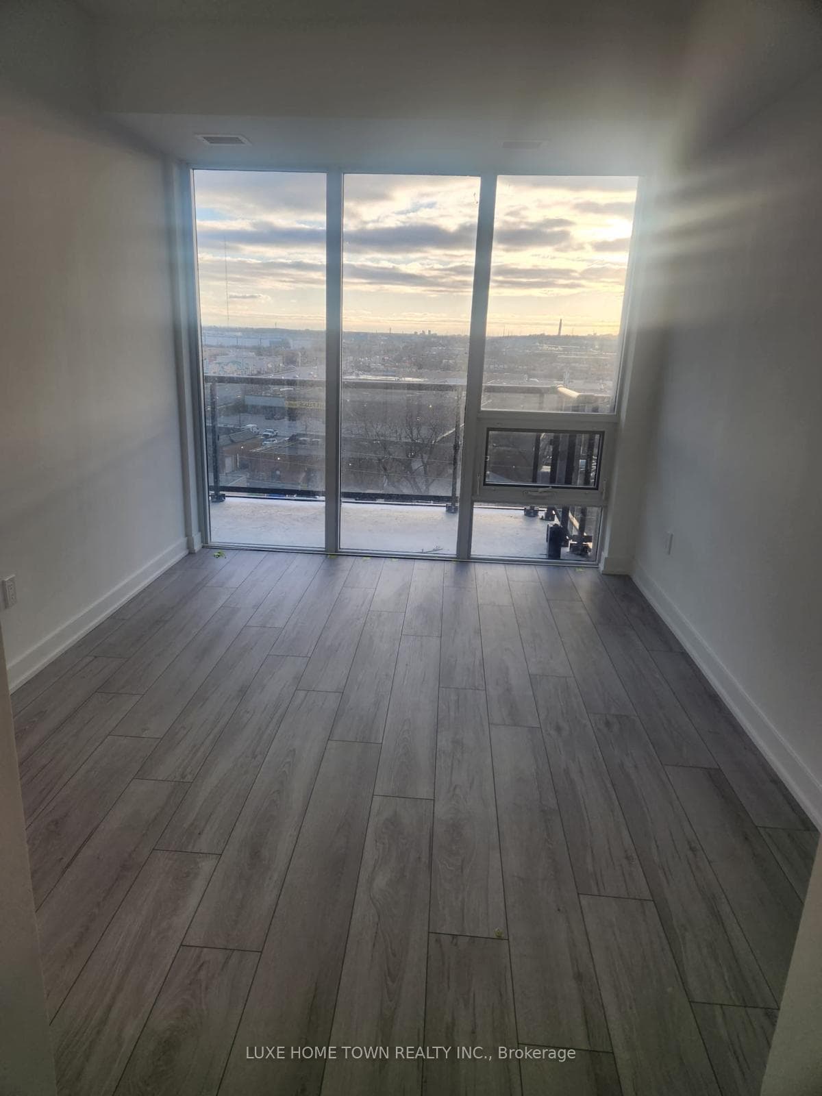 1035 Southdown Road Unit 910 photo 6