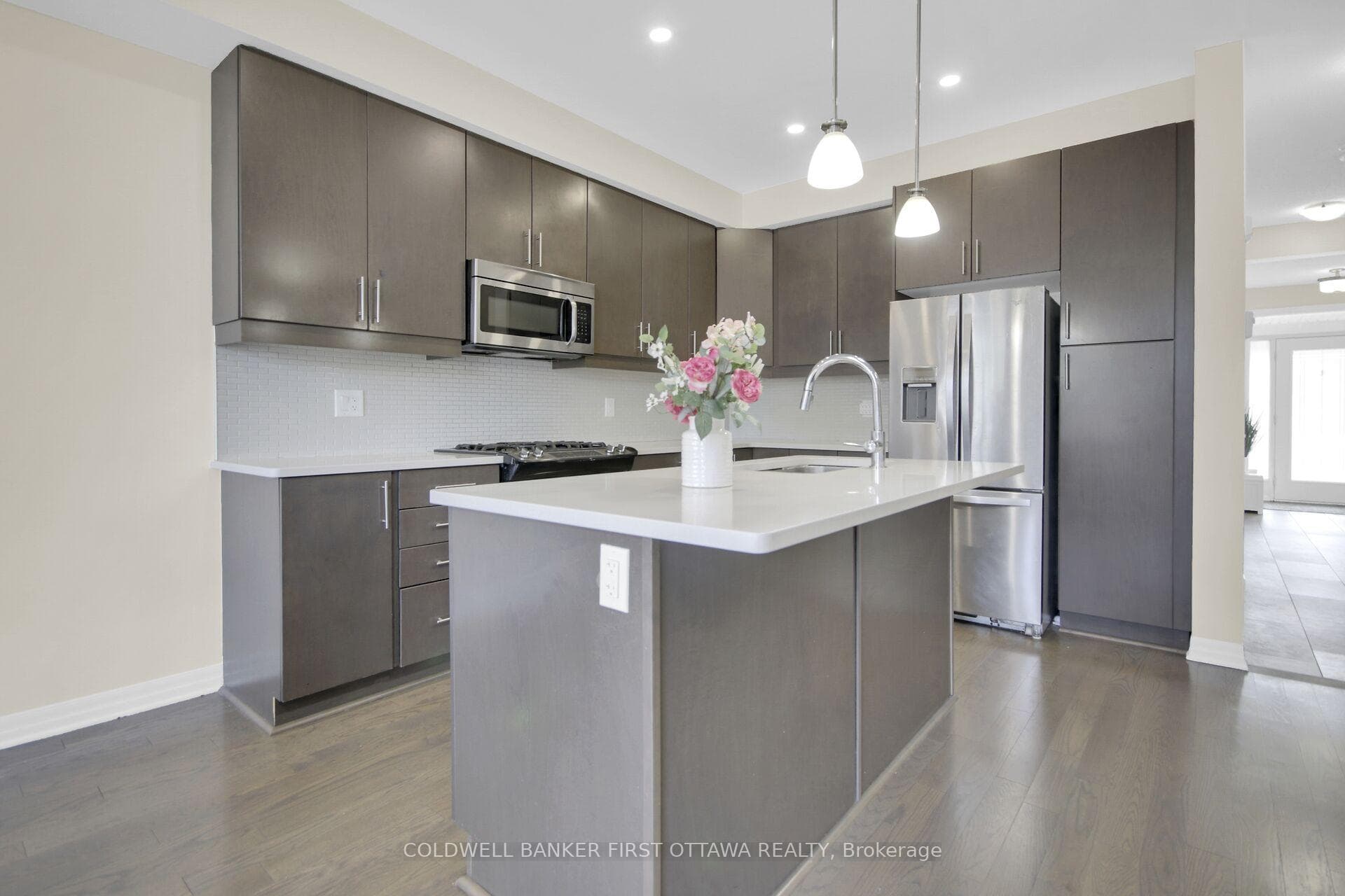 168 Hawkshaw Crescent photo 12