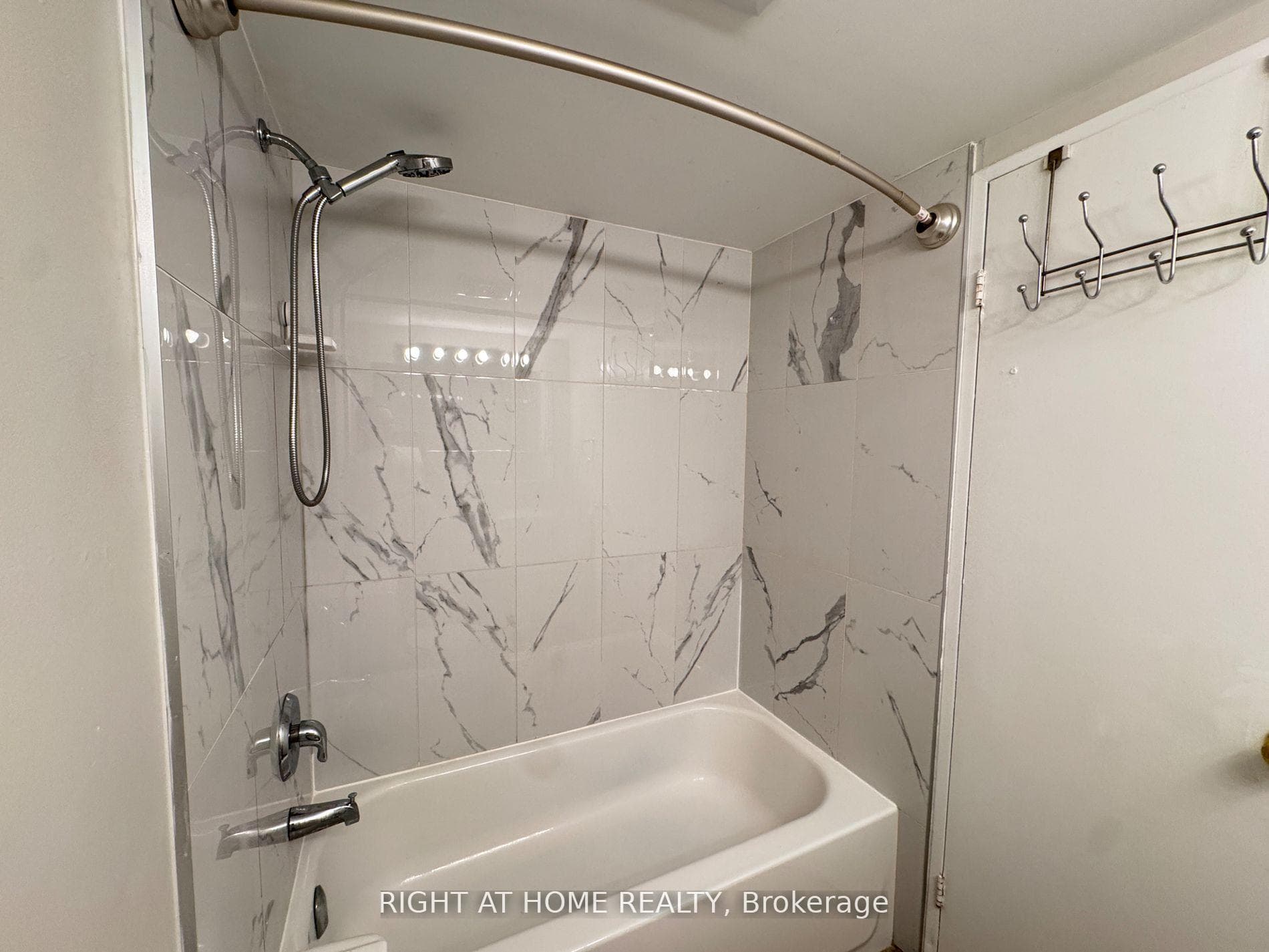 205 Hilda Avenue Unit 2104 photo 18