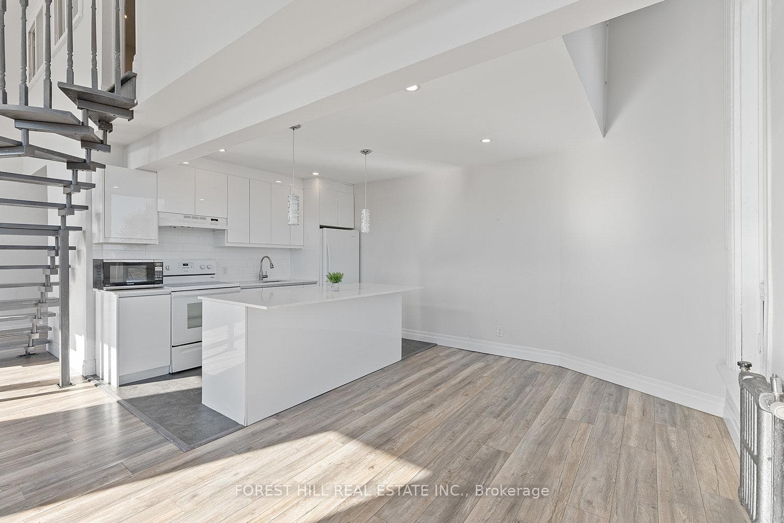 2 Boulton Avenue Unit 7 photo 21