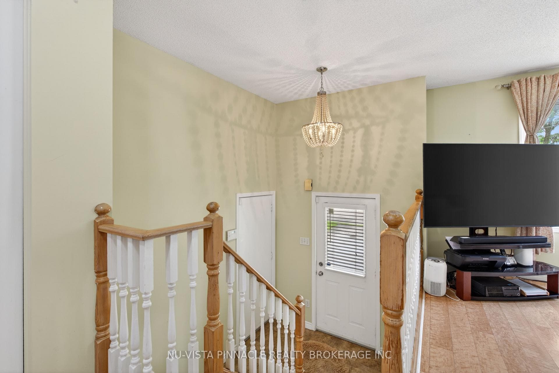35 Joliet Street photo 5